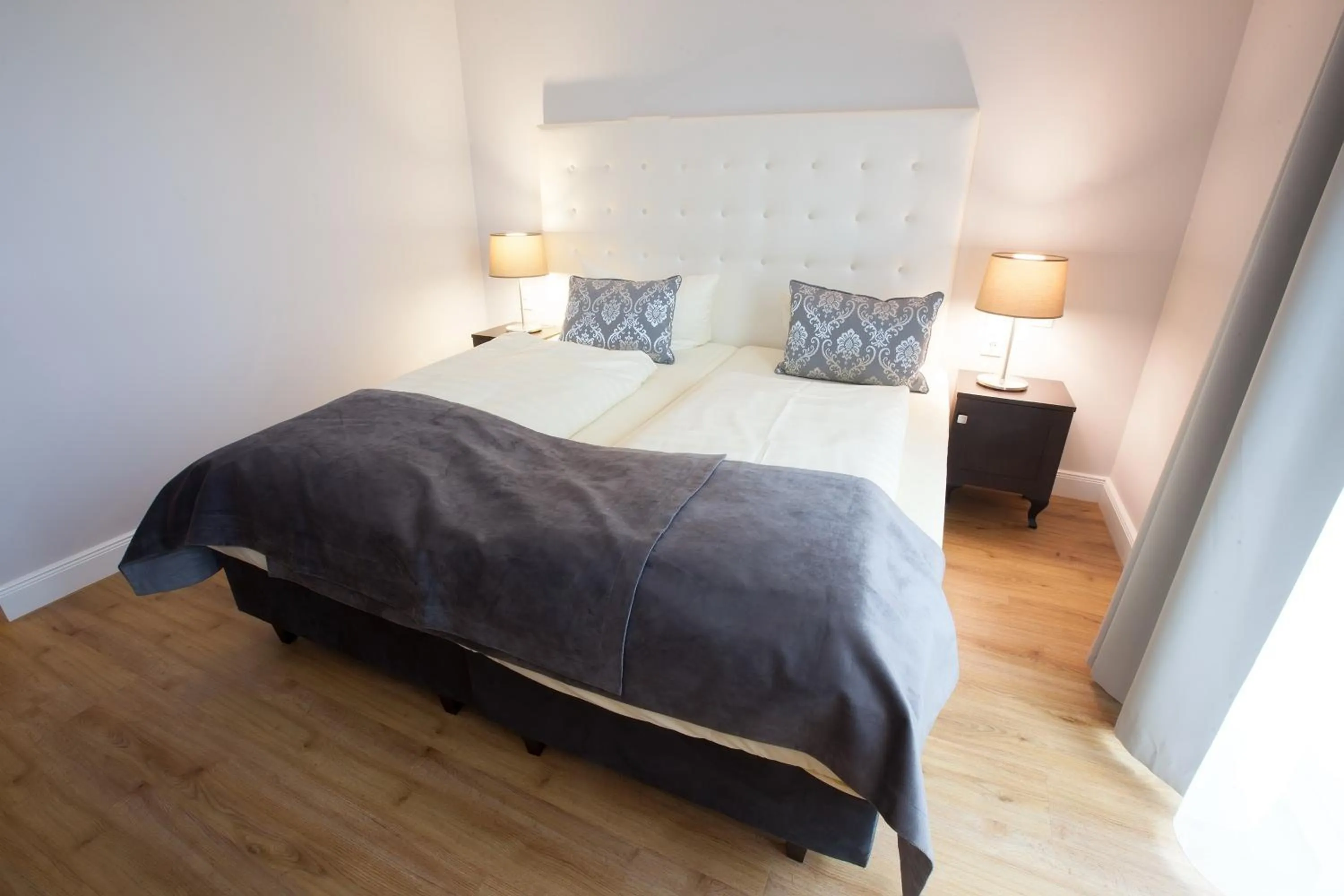 Photo of the whole room, Bed in Hotel Rheinischer Hof Bad Soden