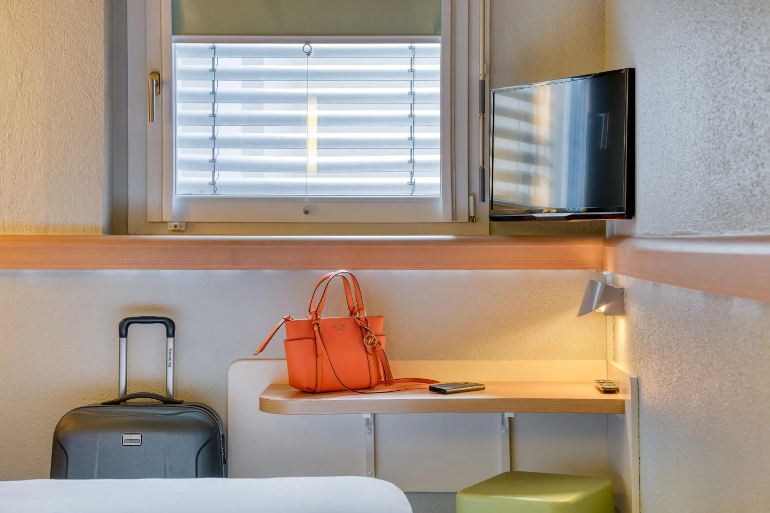 TV and multimedia in ibis budget Hotel Luzern City