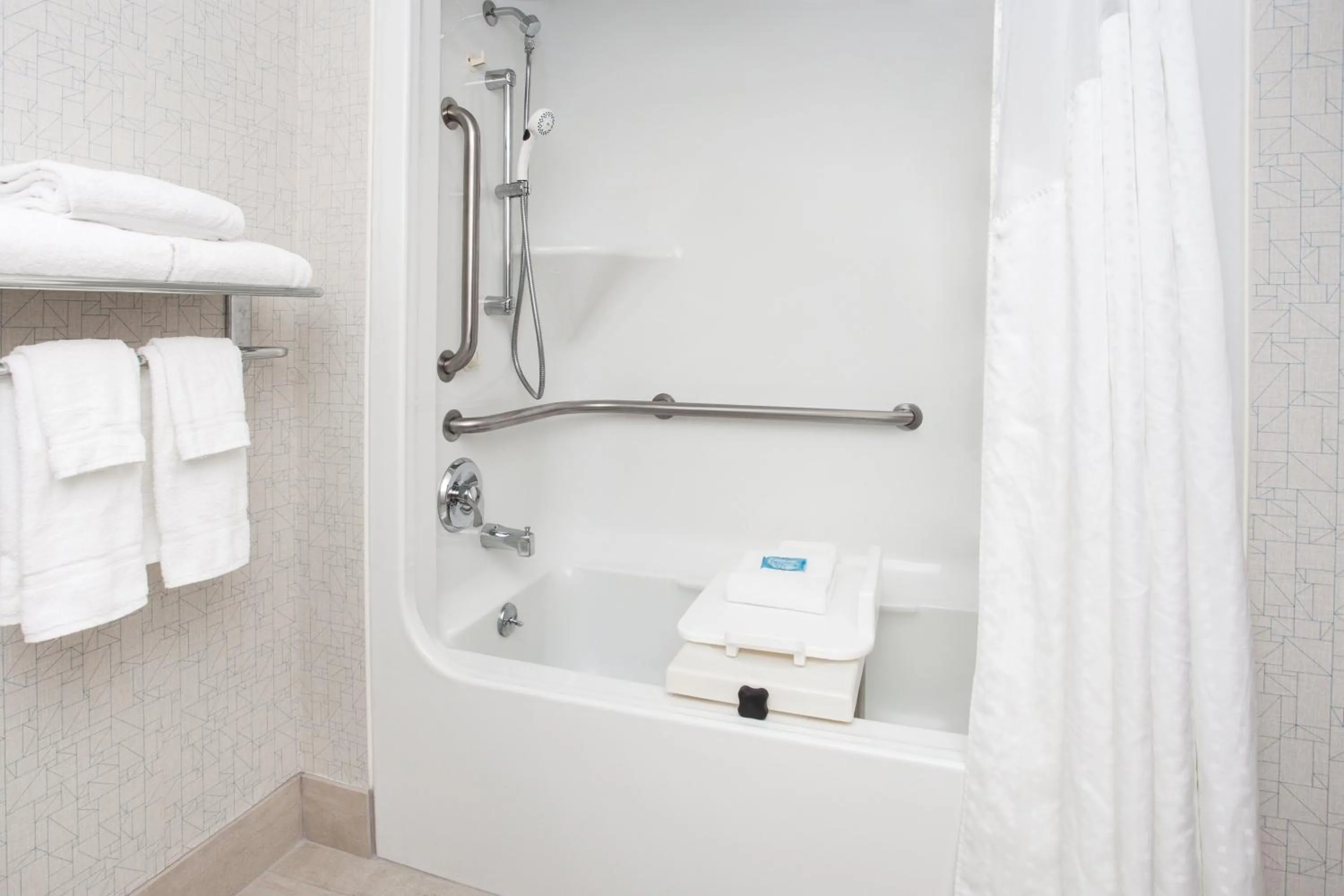 Photo of the whole room in Holiday Inn Express South Portland by IHG