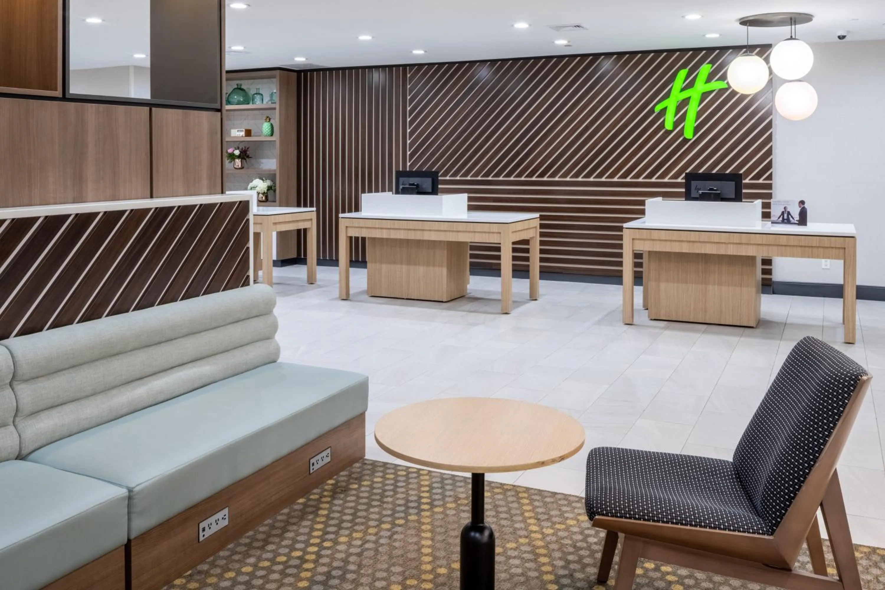 Property building in Holiday Inn - Long Island - ISLIP Arpt East by IHG