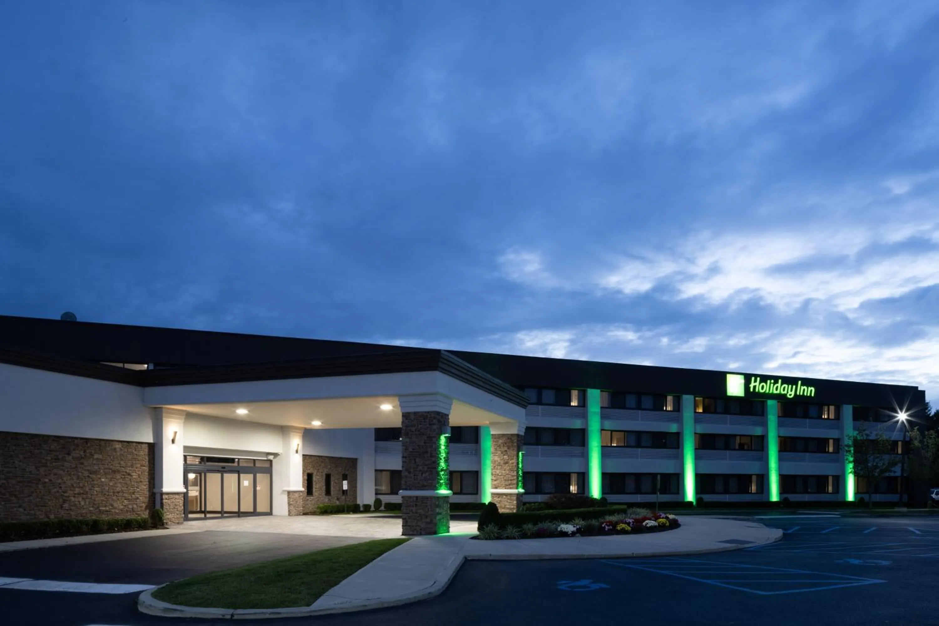 Property building in Holiday Inn - Long Island - ISLIP Arpt East by IHG
