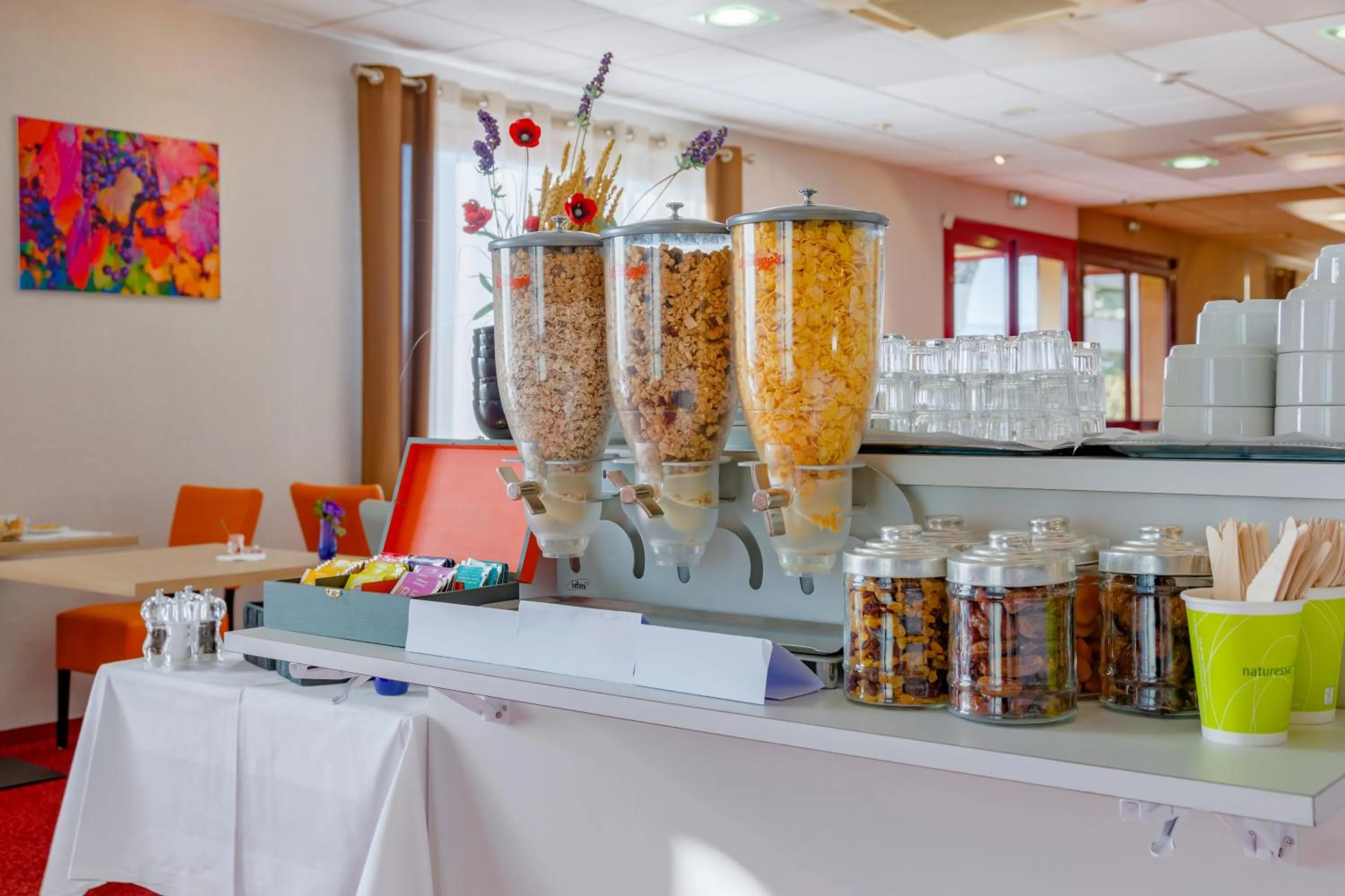 Breakfast in Hôtel de l'Isle - L'Isle d'Abeau