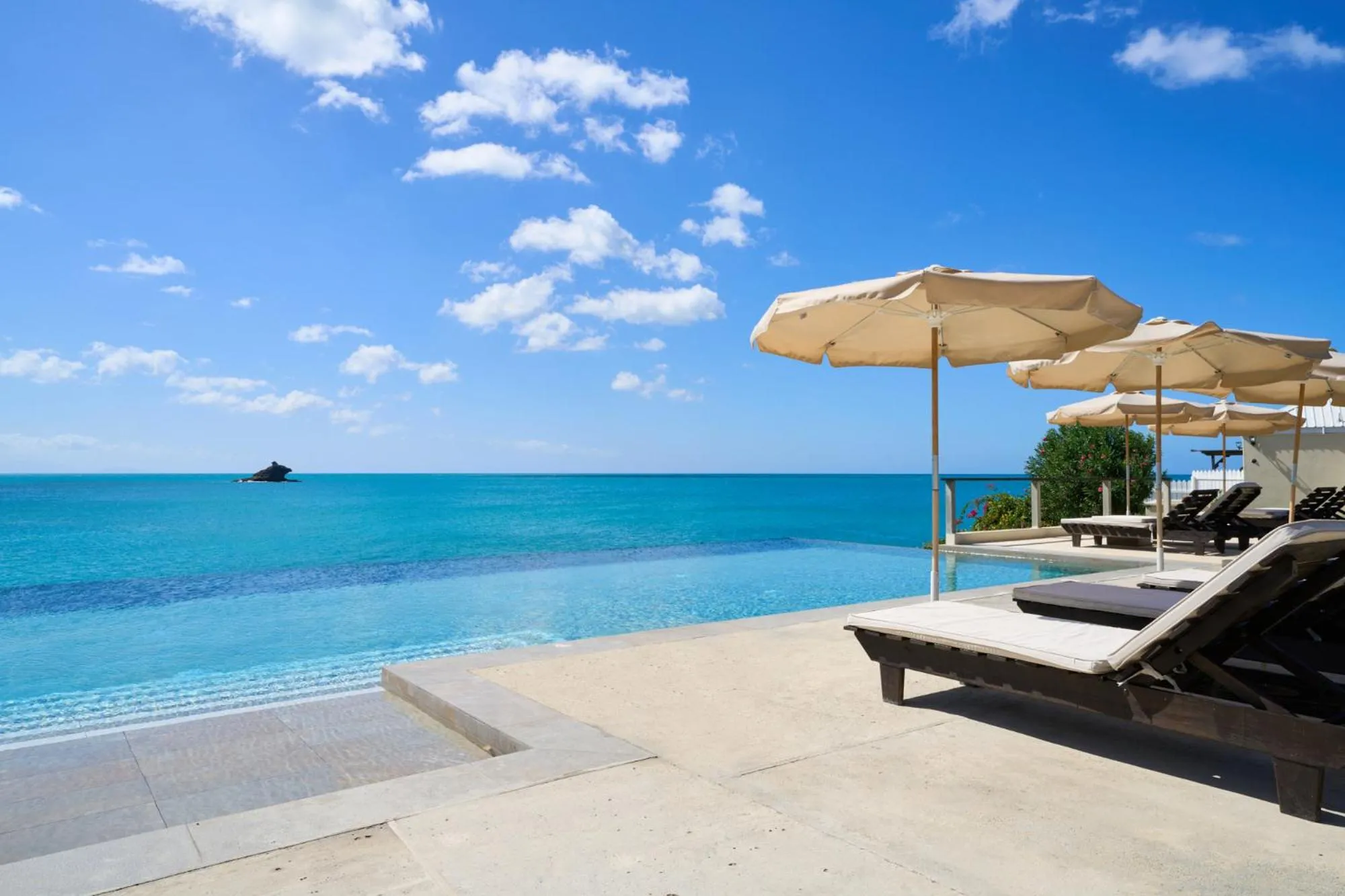 Pool view in Hawksbill Resort Antigua - All Inclusive