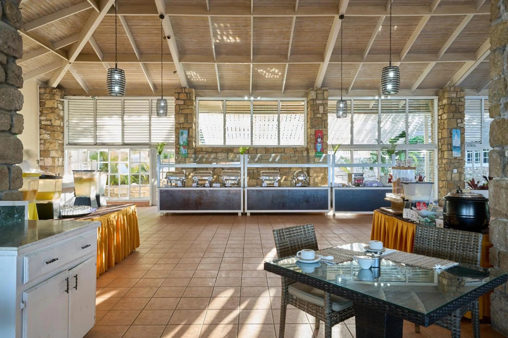 Dining area in Hawksbill Resort Antigua - All Inclusive