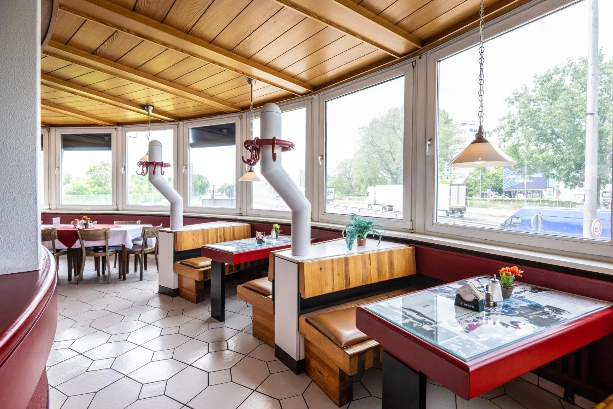 Restaurant/places to eat in Hotel und Rasthof AVUS