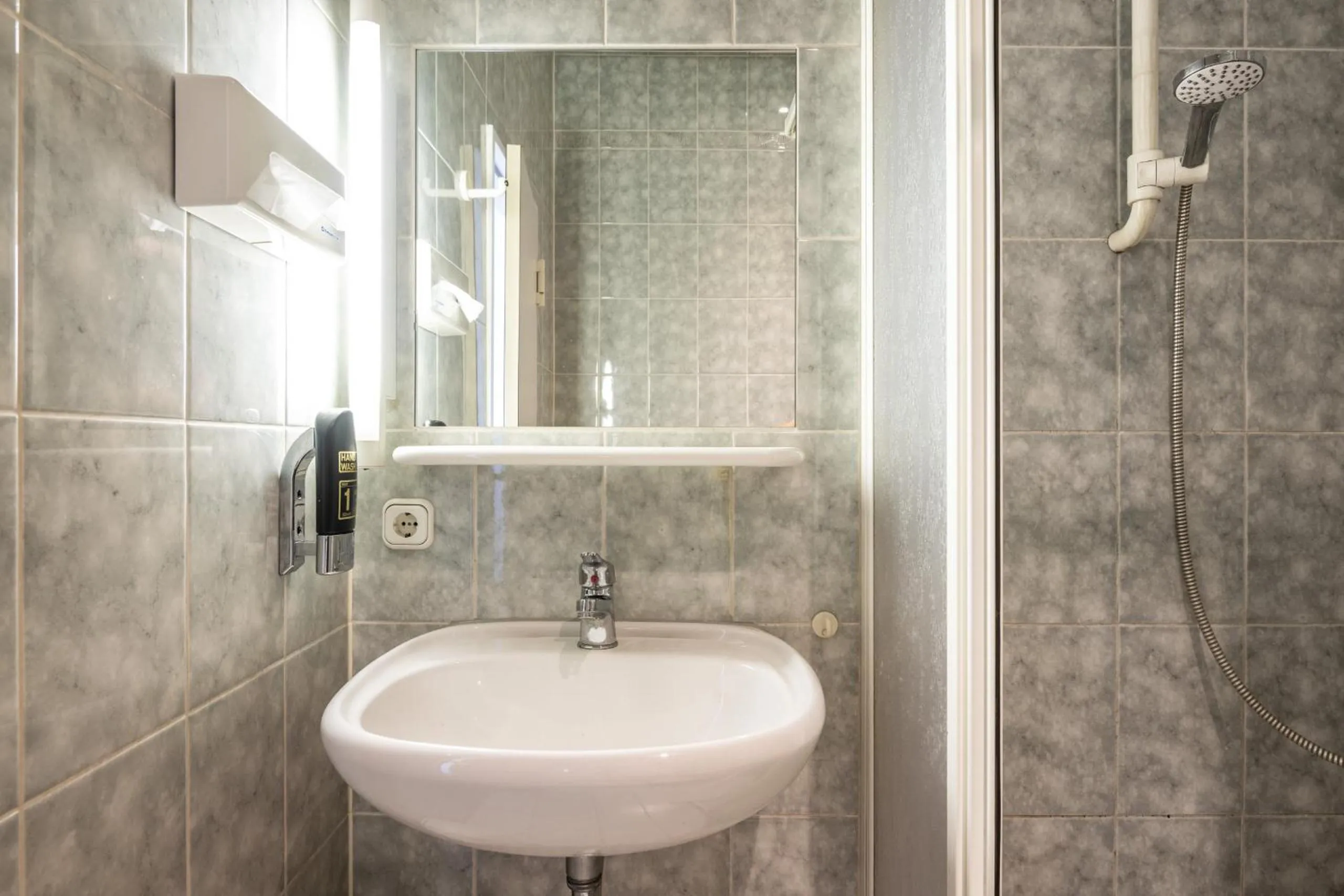 Bathroom in Hotel und Rasthof AVUS