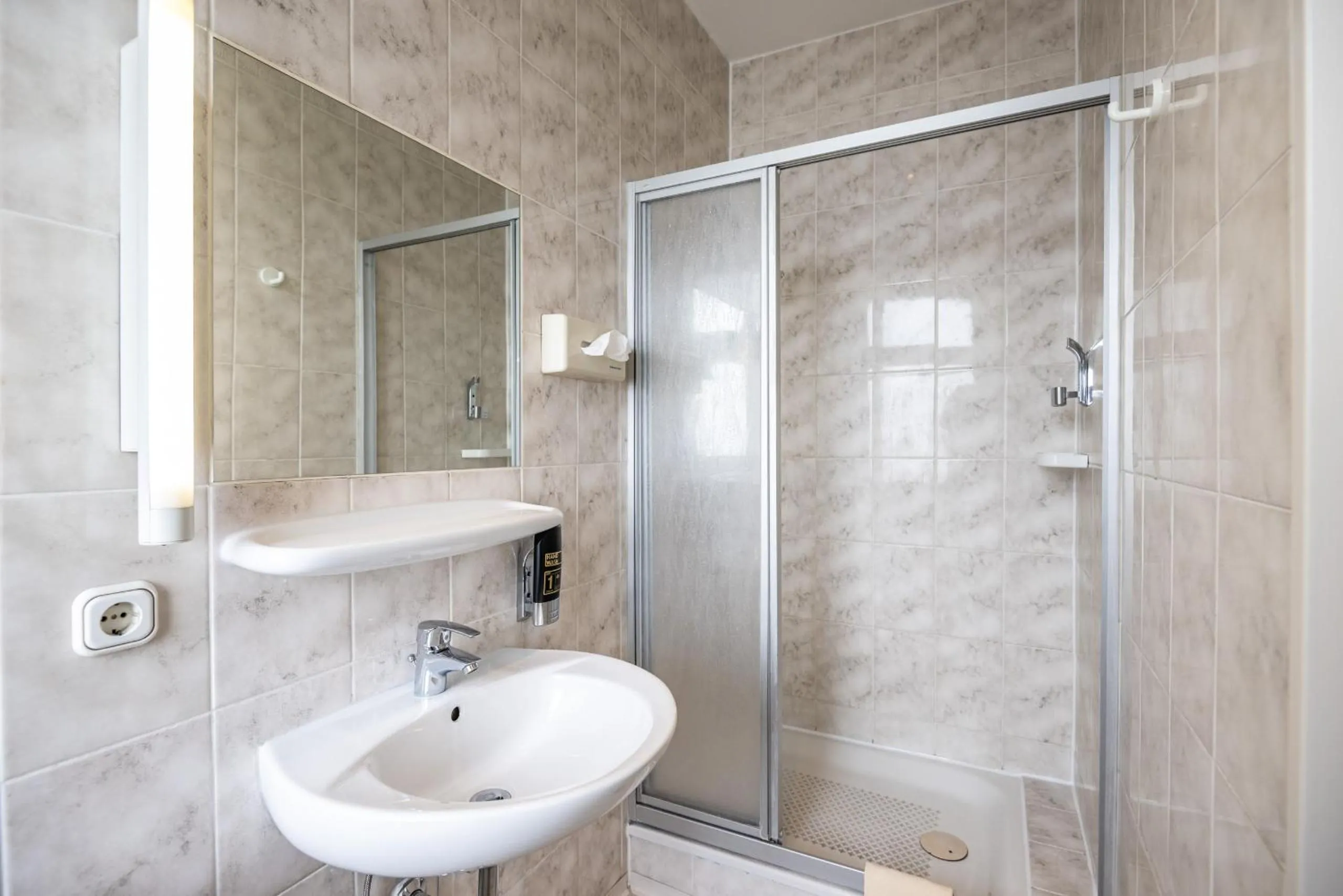 Bathroom in Hotel und Rasthof AVUS