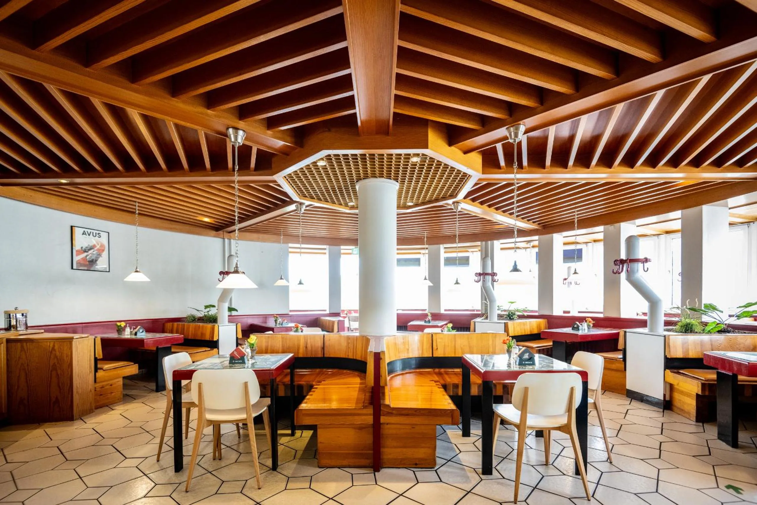Restaurant/places to eat in Hotel und Rasthof AVUS