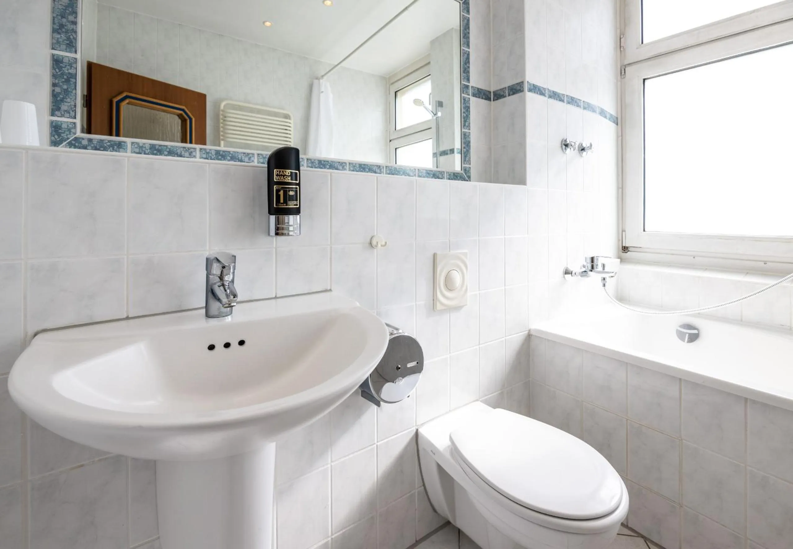 Bathroom in Hotel und Rasthof AVUS