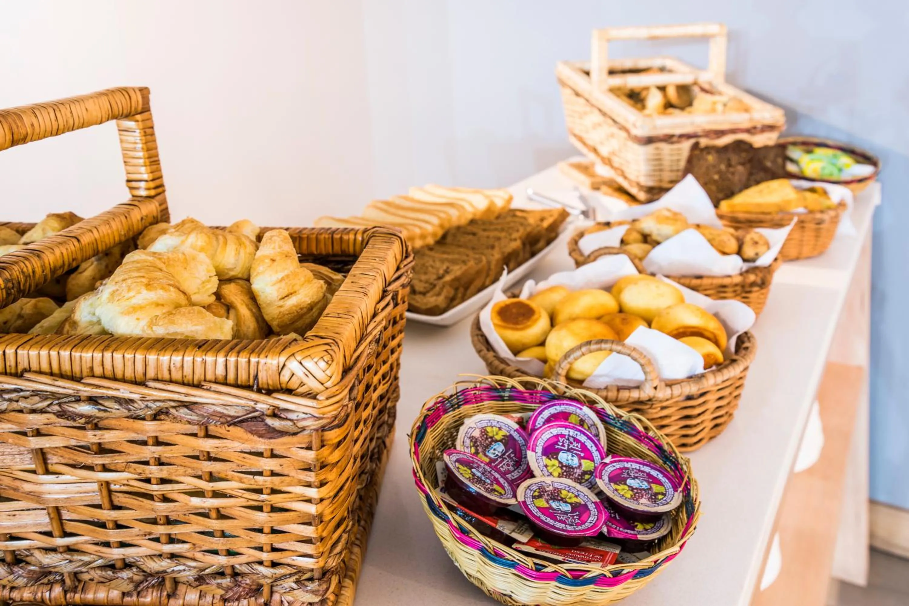 Food in La Quinta by Wyndham Medellin