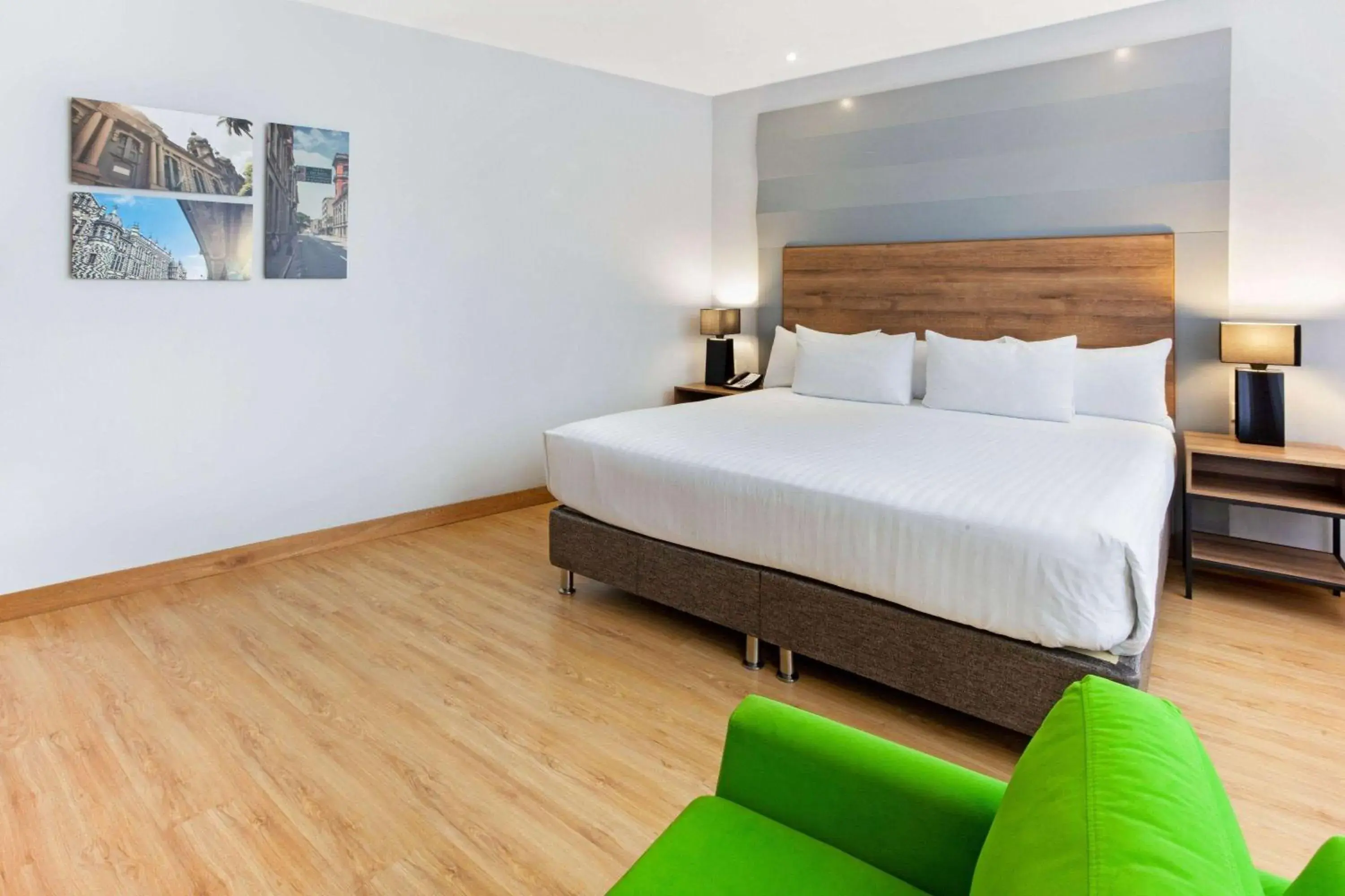 King Room - Mobility Access in La Quinta by Wyndham Medellin King Room - Mobility Access in La Quinta by Wyndham Medellin