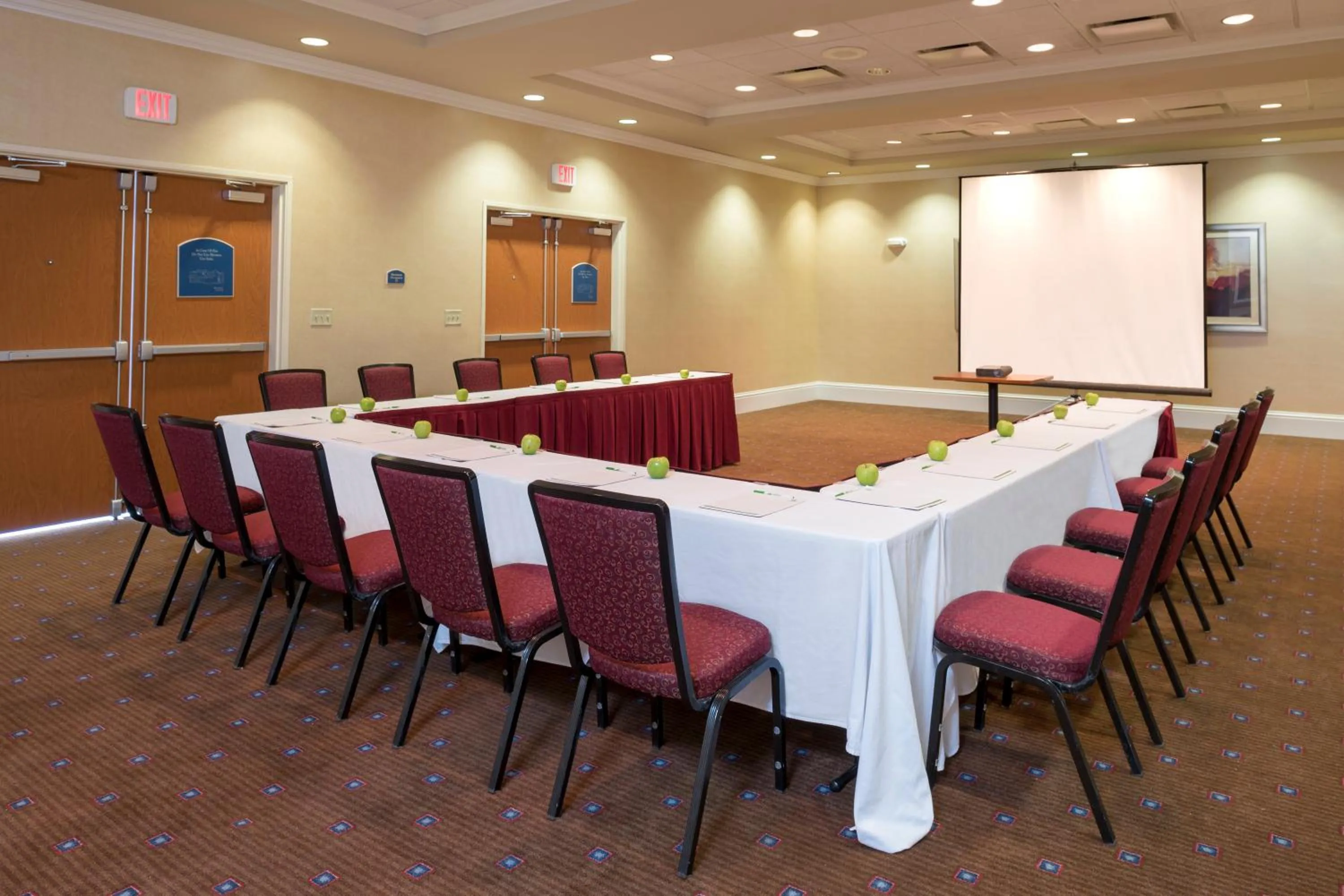 Meeting/conference room in Holiday Inn Aurora North - Naperville by IHG