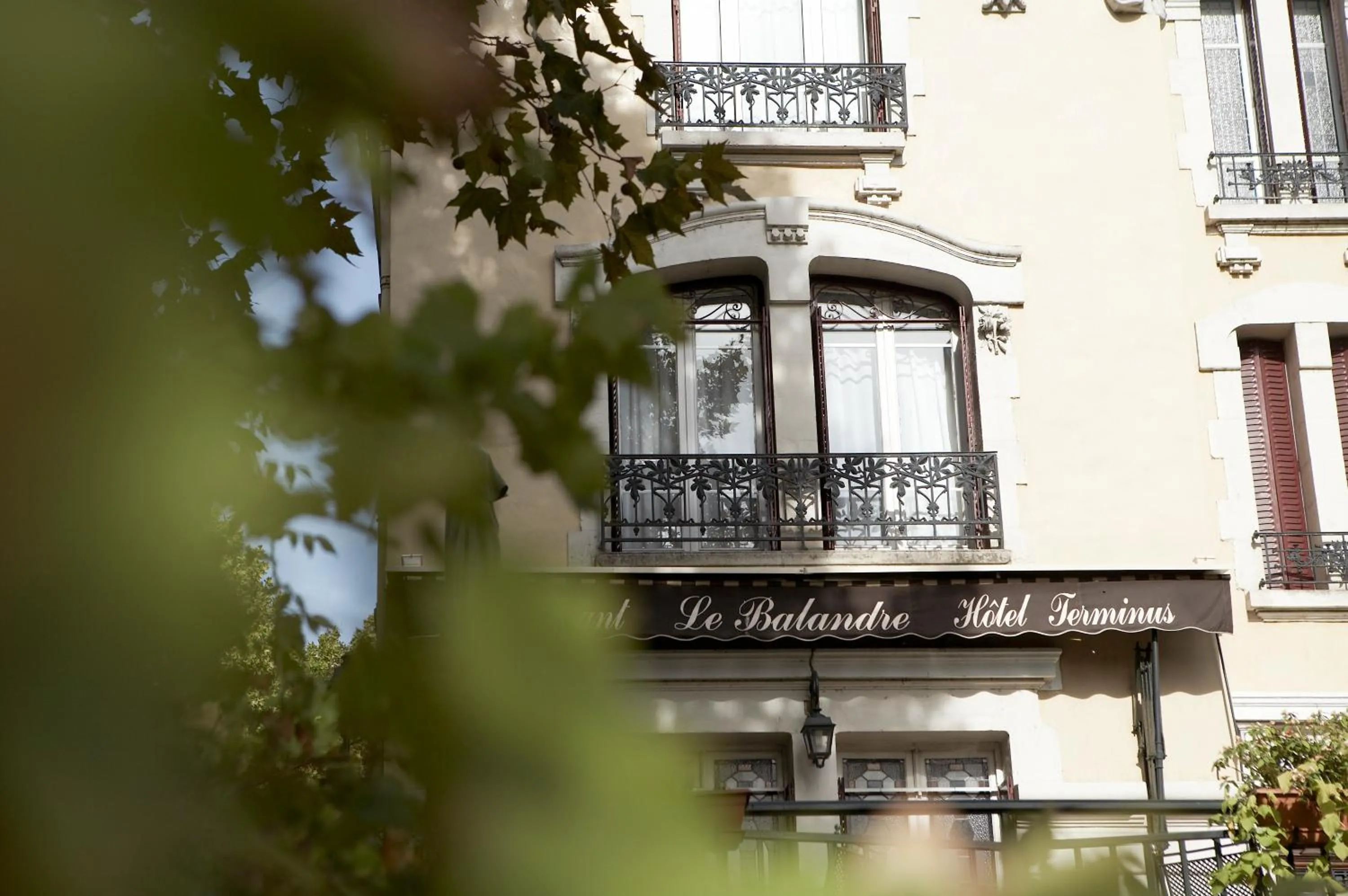 Facade/entrance in Hôtel Terminus