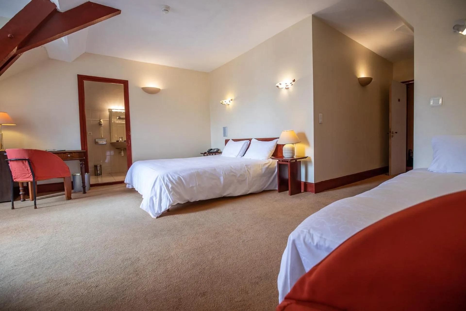 Bedroom, Bed in Hôtel Terminus