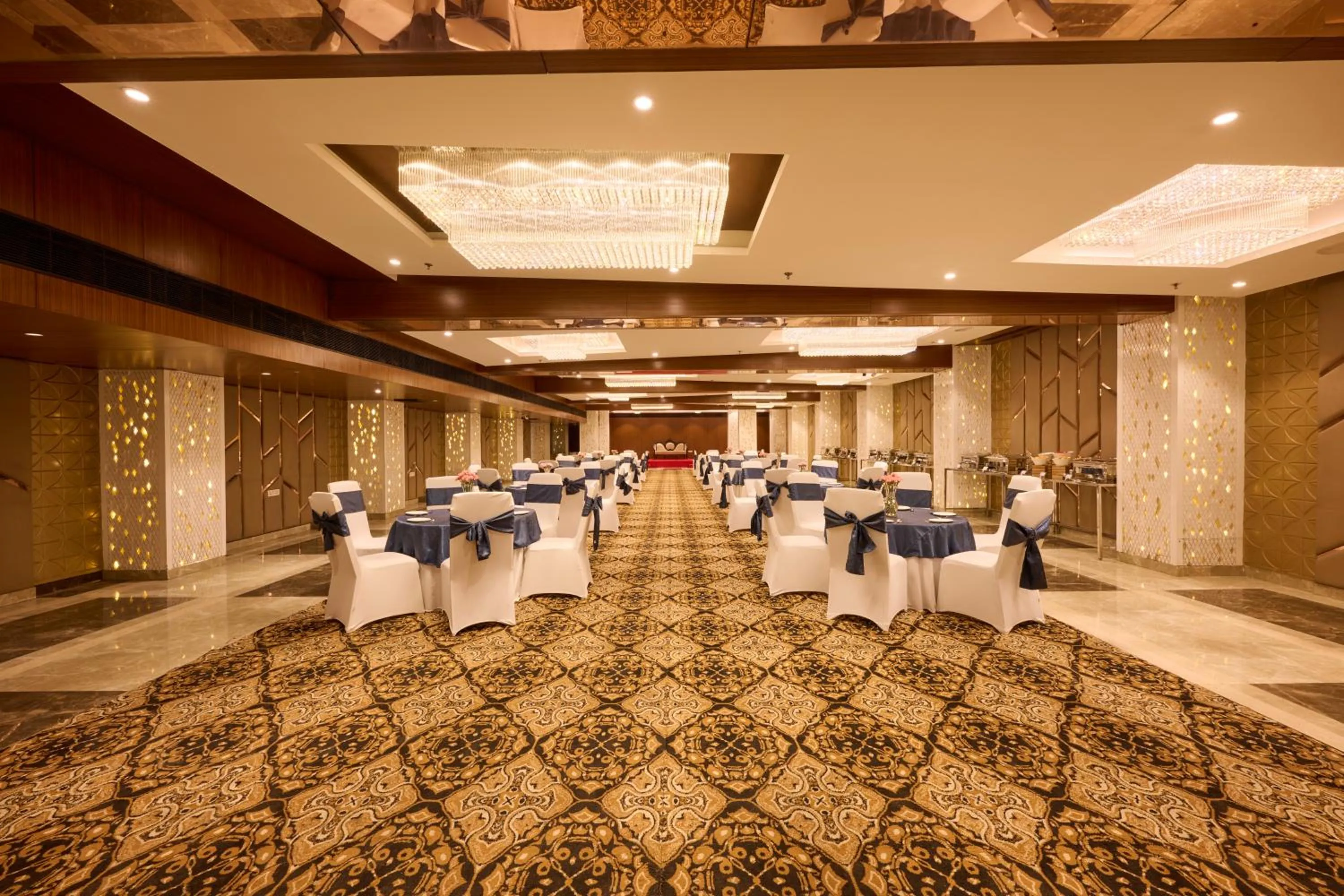 Banquet/Function facilities in Delite Sarovar Portico Faridabad