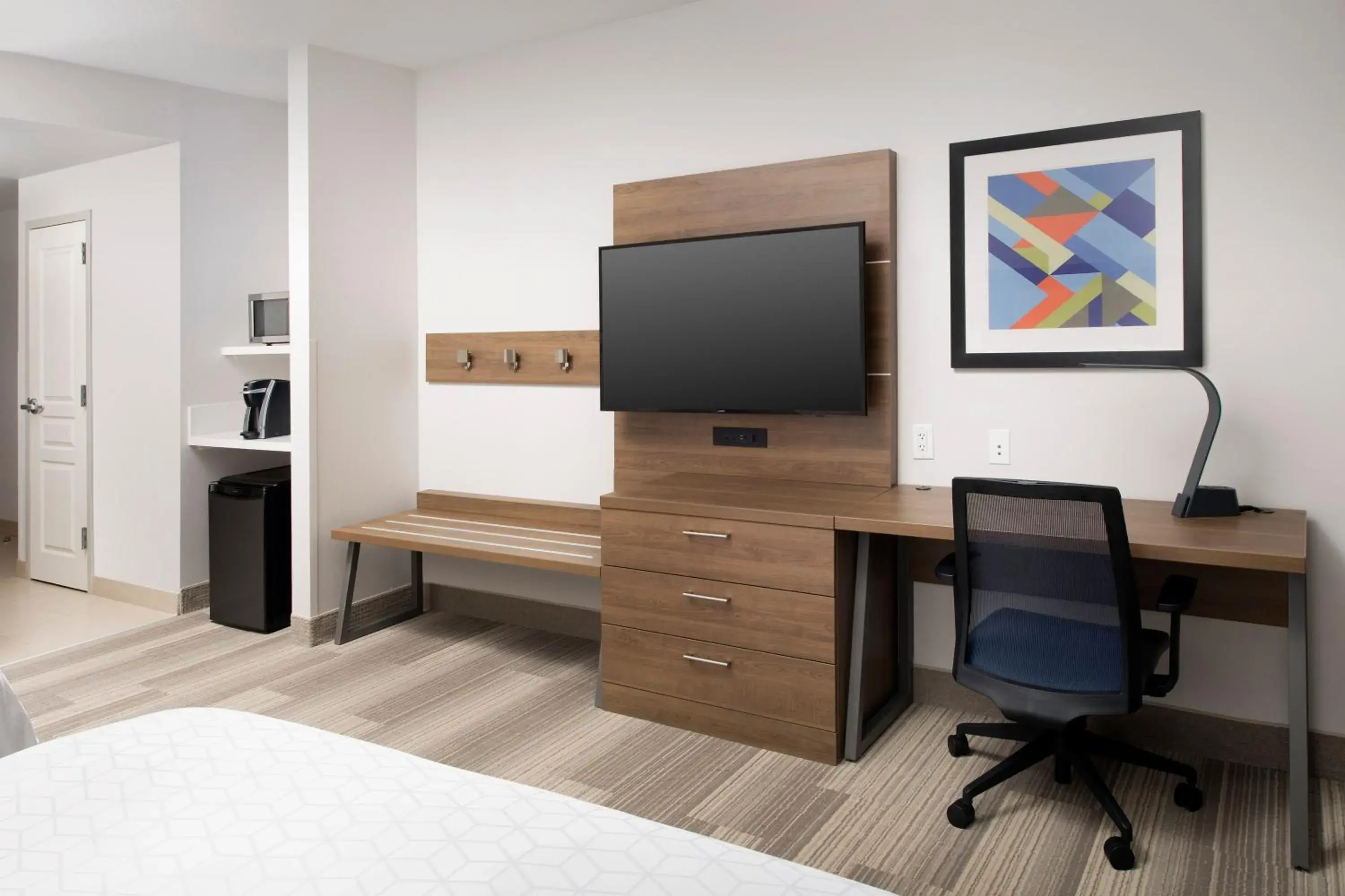 Standard Queen Room with Two Queen Beds - Communications Accessible in Holiday Inn Express Jacksonville Beach, an IHG Hotel Standard Queen Room with Two Queen Beds - Communications Accessible in Holiday Inn Express Jacksonville Beach, an IHG Hotel