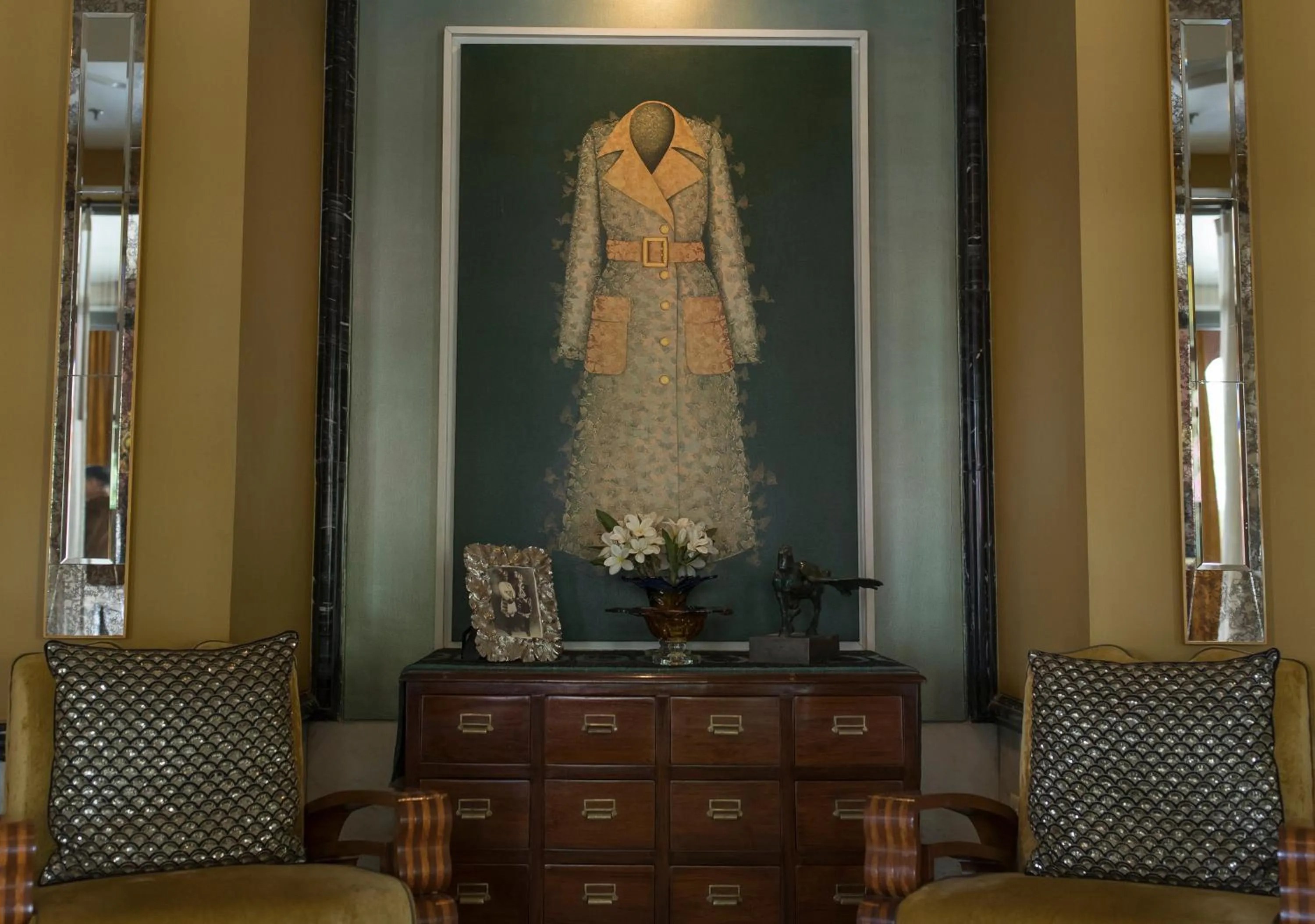 Seating area in Narendra Bhawan