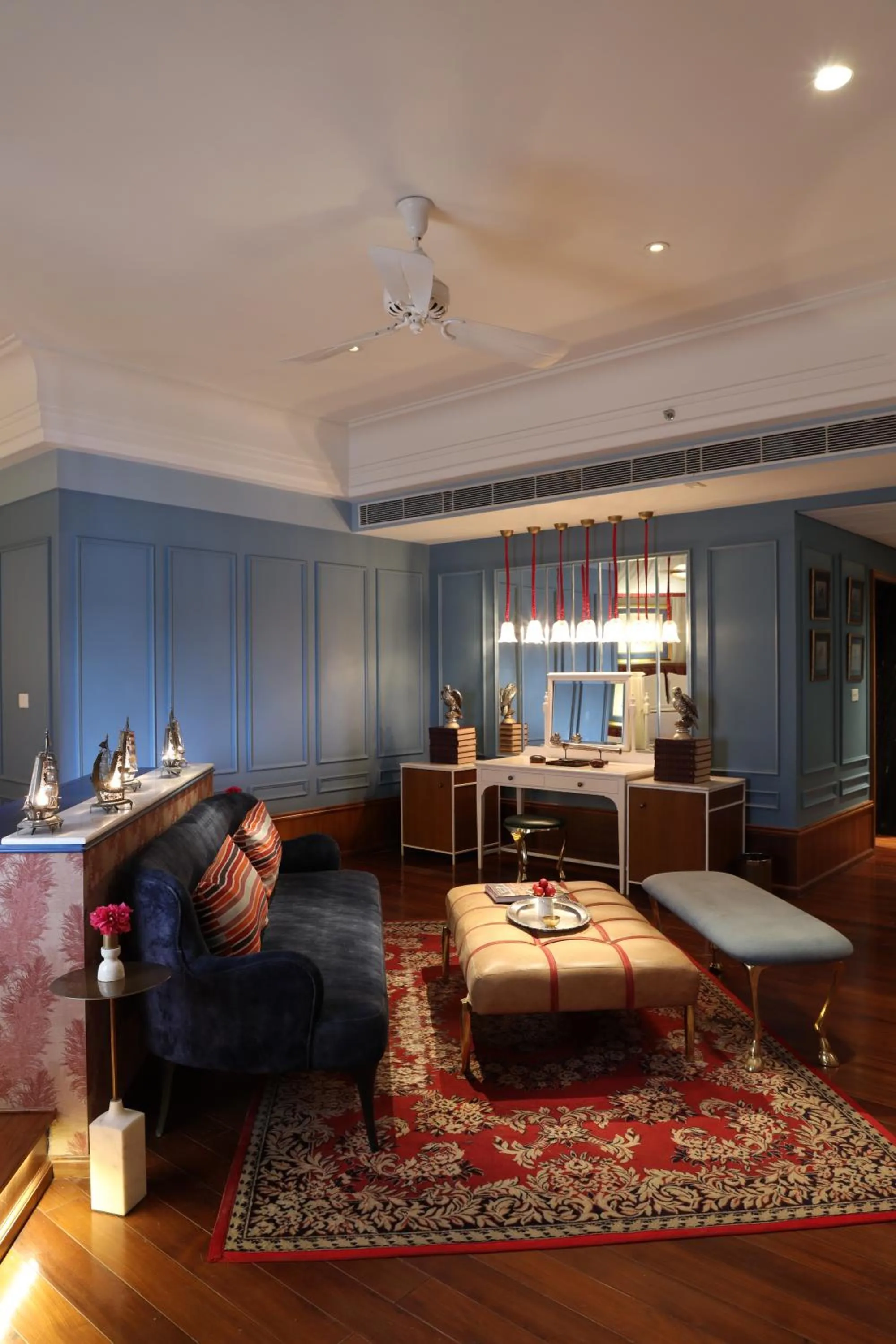 Living room in Narendra Bhawan