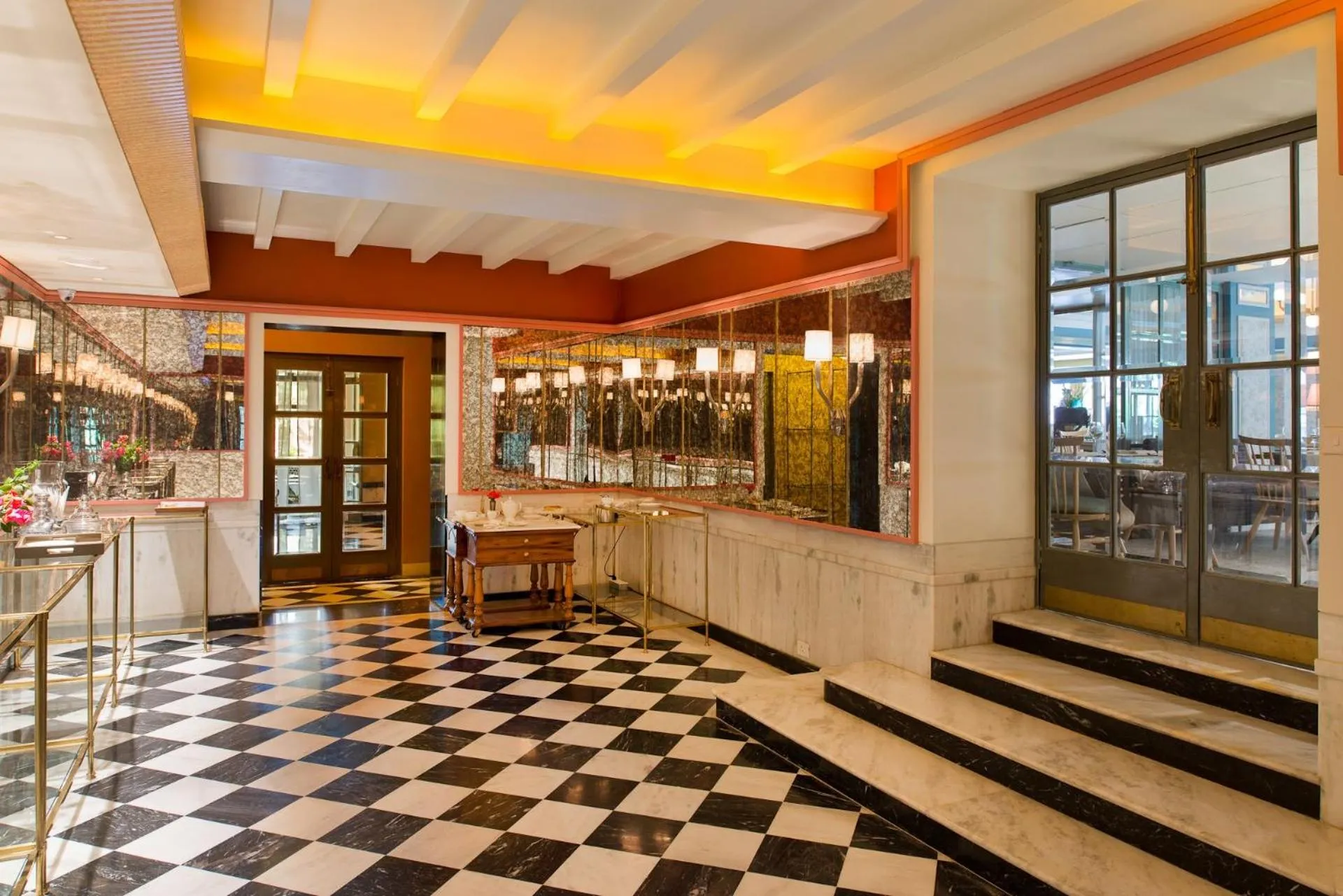 Restaurant/places to eat in Narendra Bhawan