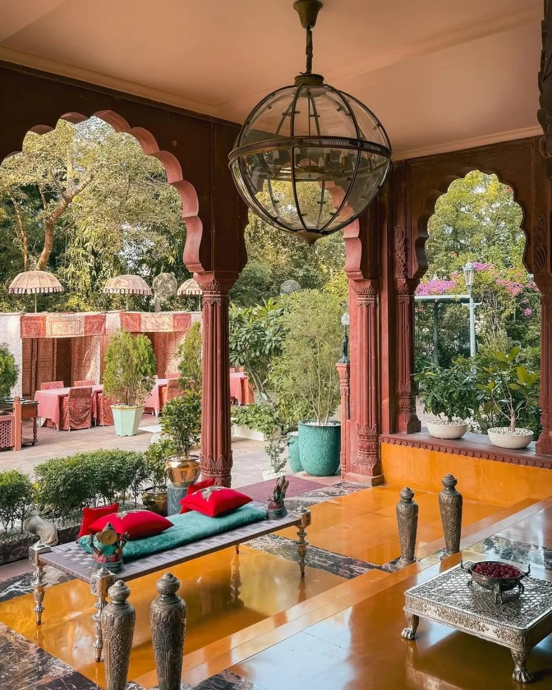 Seating area in Narendra Bhawan