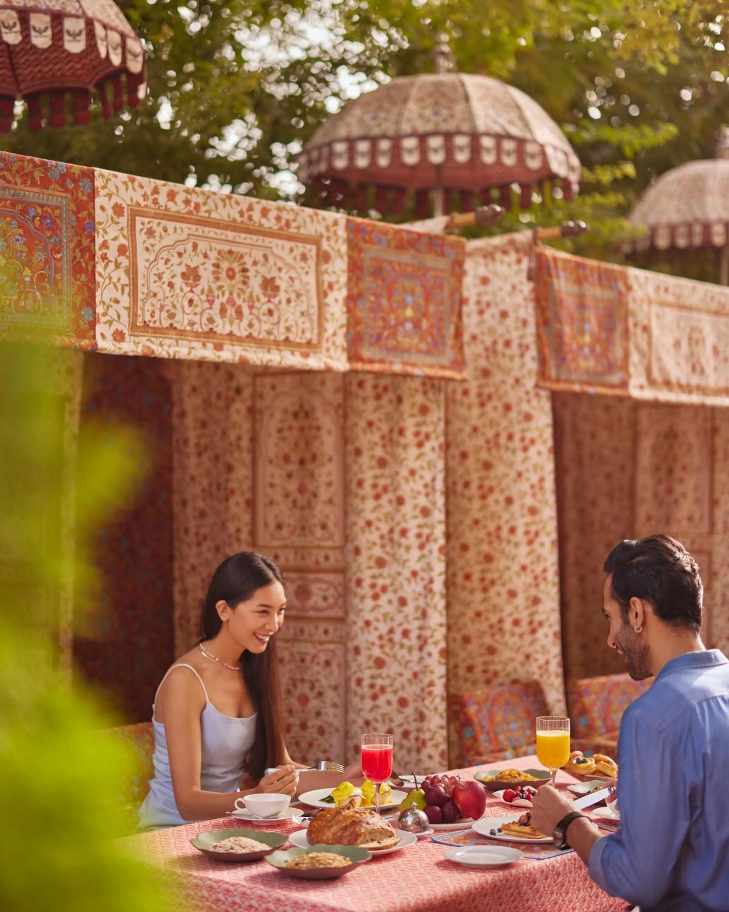 Restaurant/places to eat in Narendra Bhawan