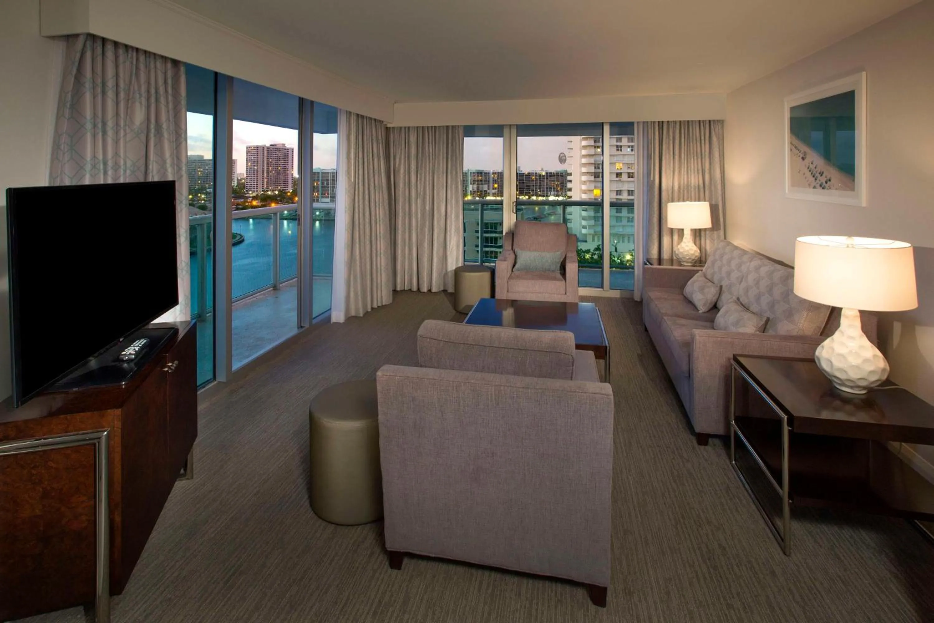 Living room in DoubleTree Resort Hollywood Beach