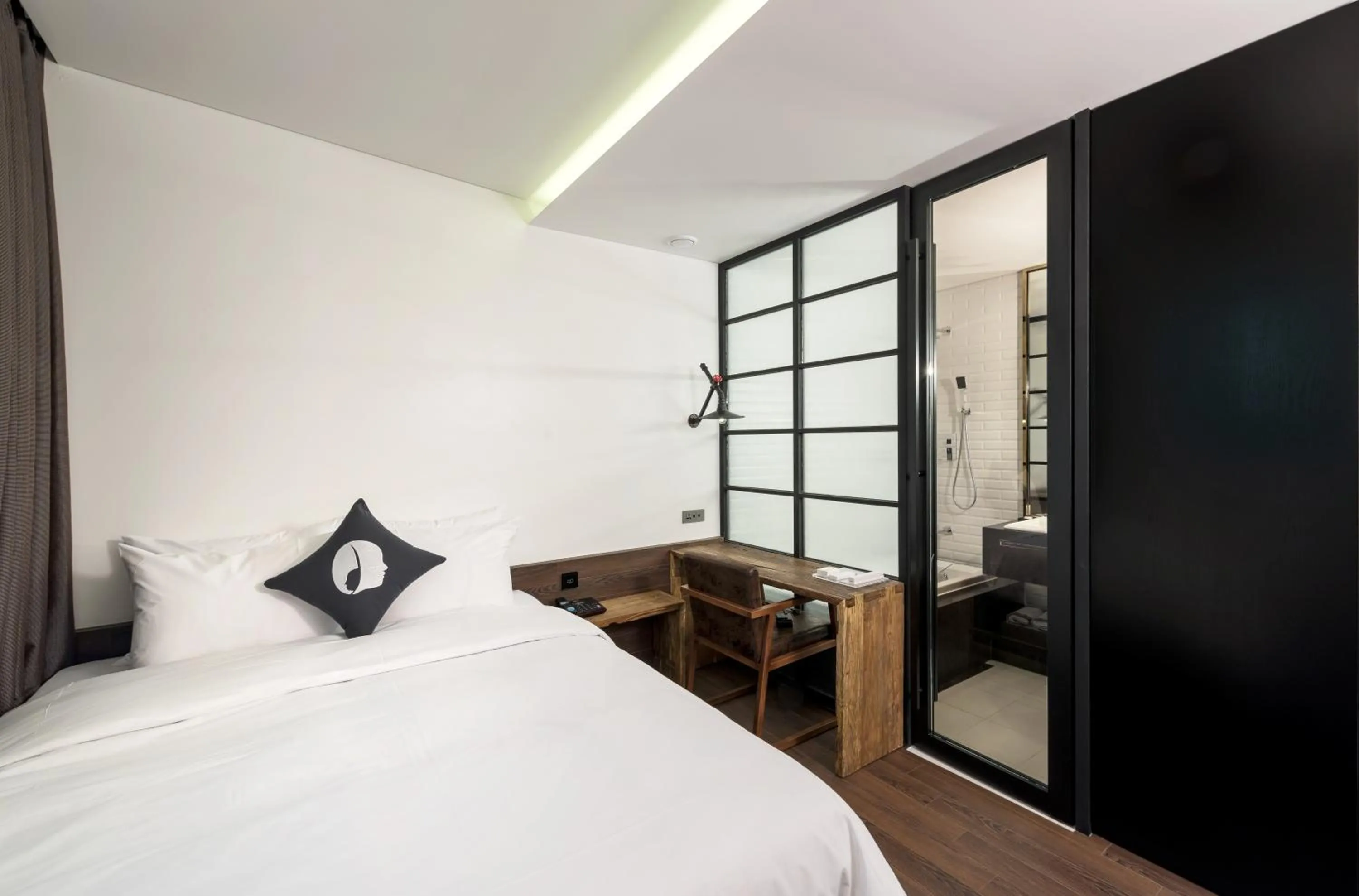 Photo of the whole room, Bed in Hotel The Designers Kondae