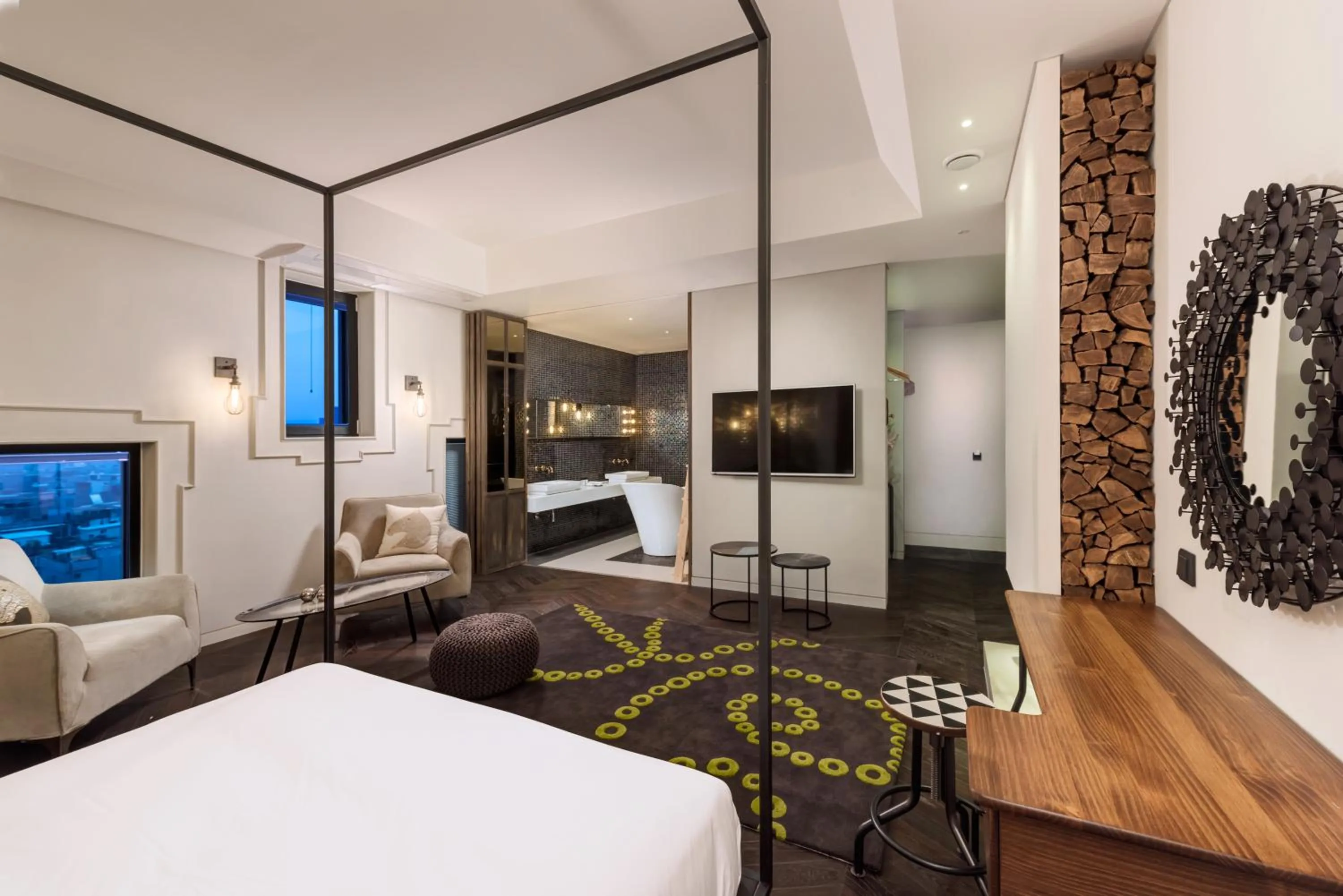 Photo of the whole room, Bed in Hotel The Designers Kondae