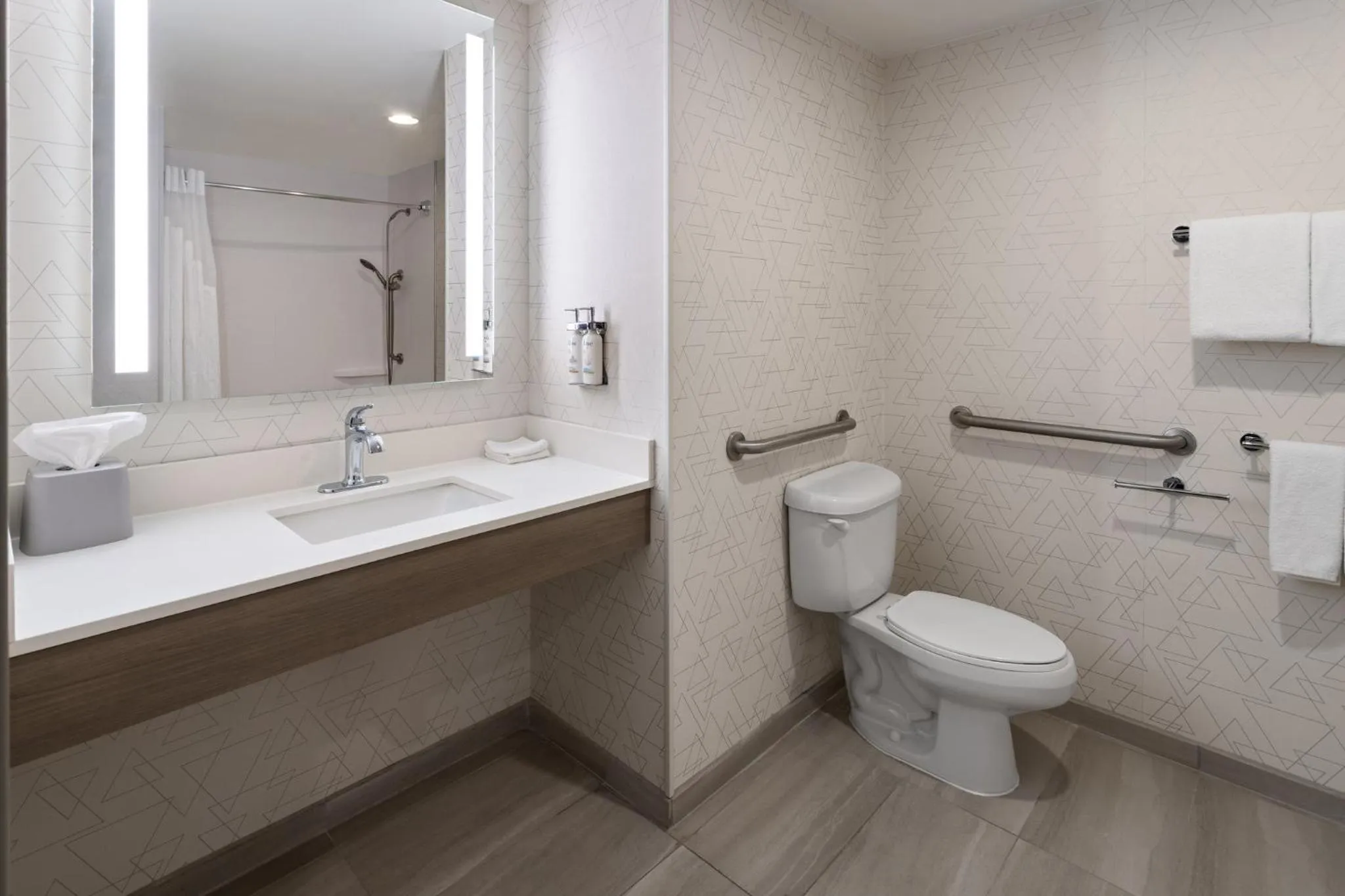 Photo of the whole room in Holiday Inn Express Hotel & Suites Freeport by IHG