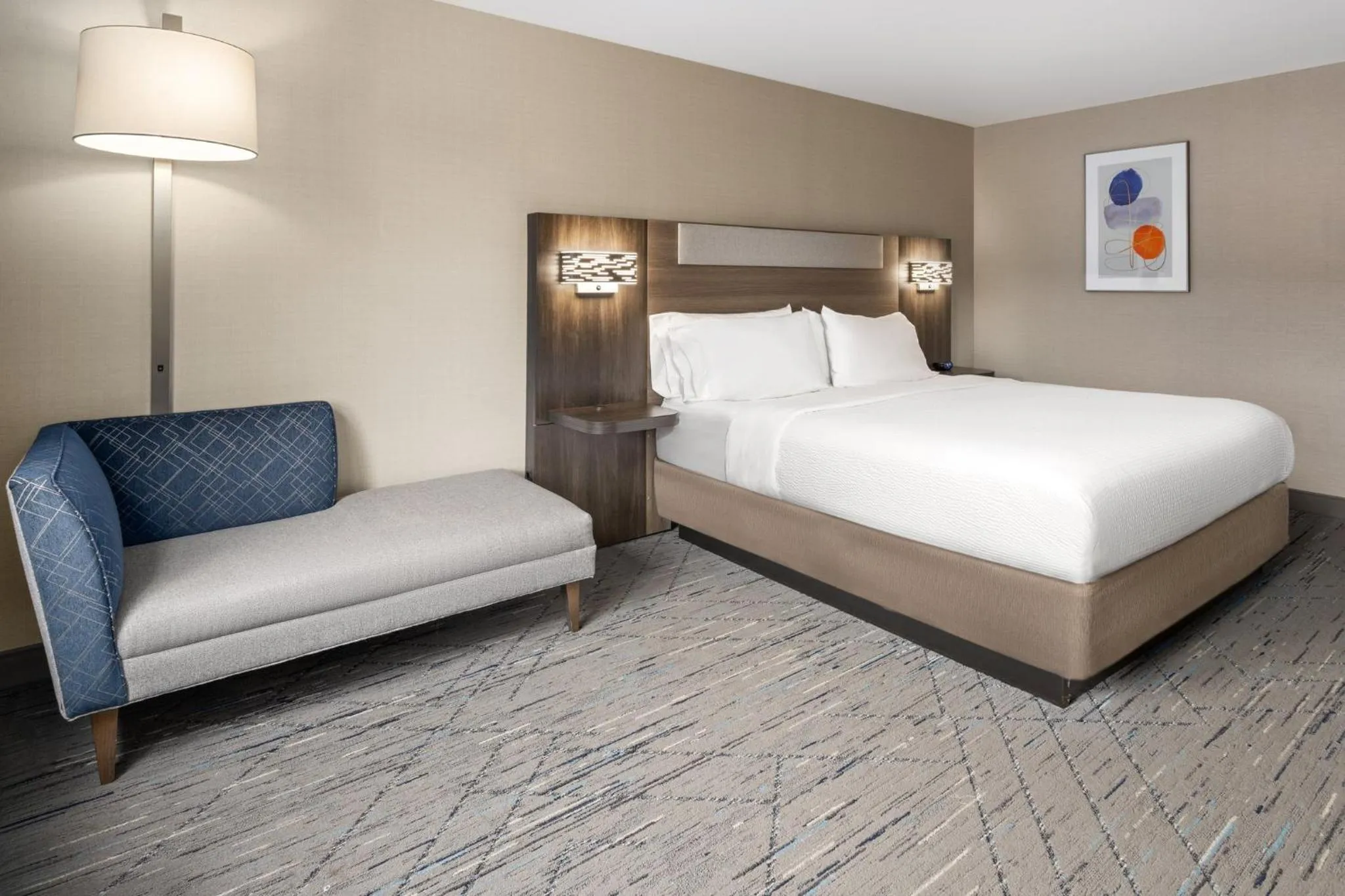 Photo of the whole room, Bed in Holiday Inn Express Hotel & Suites Freeport by IHG