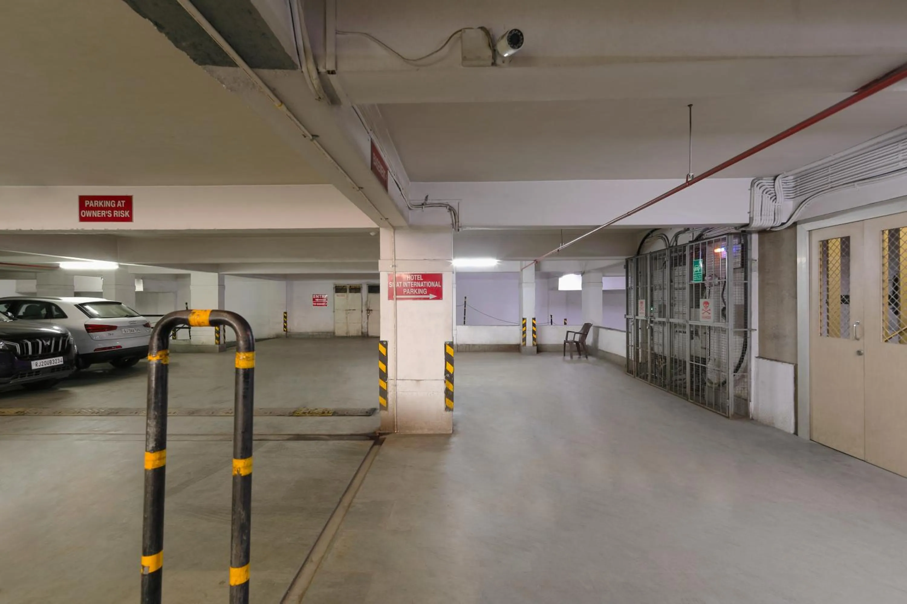 Parking in Hotel Sifat International