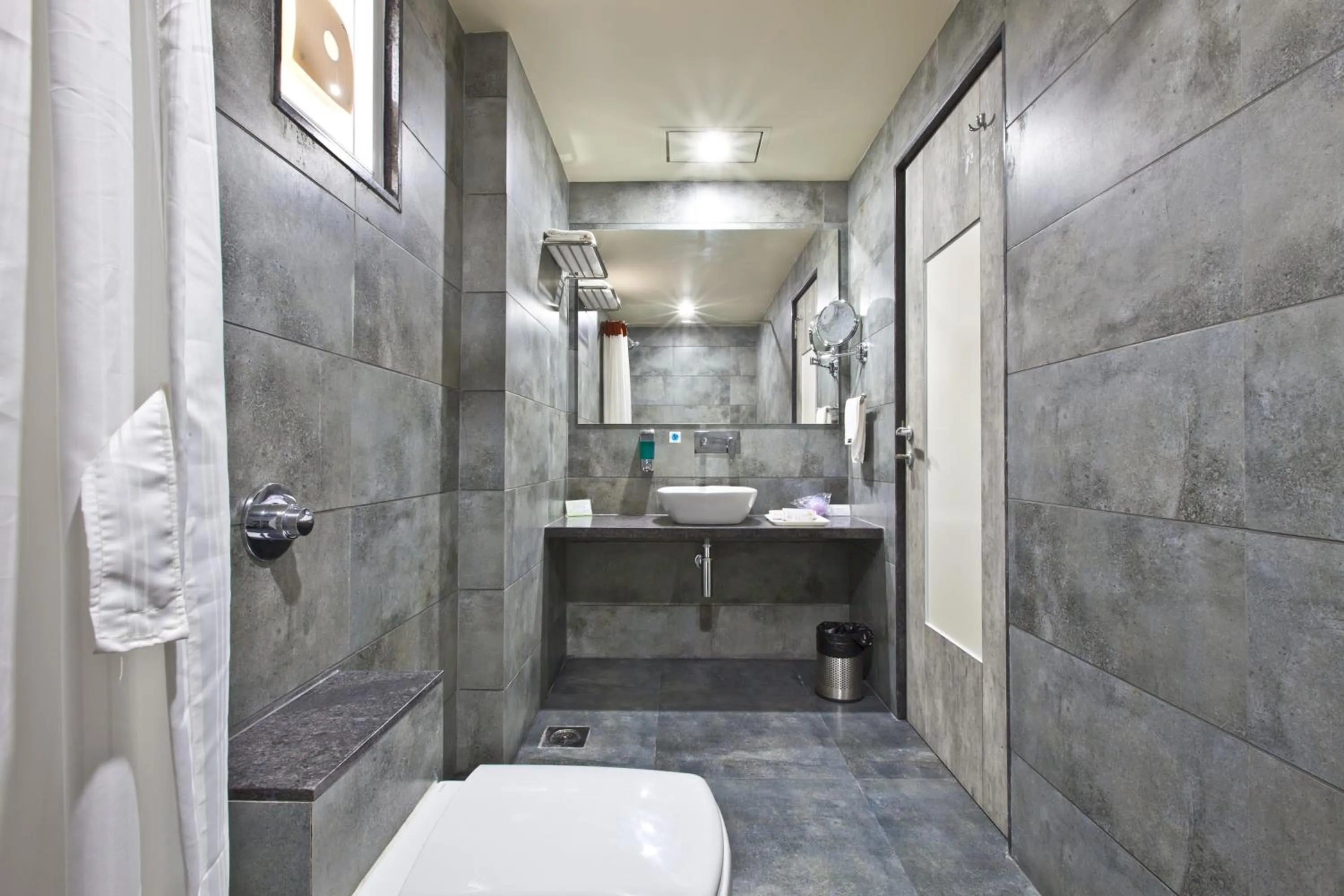 Bathroom in Hotel Sifat International