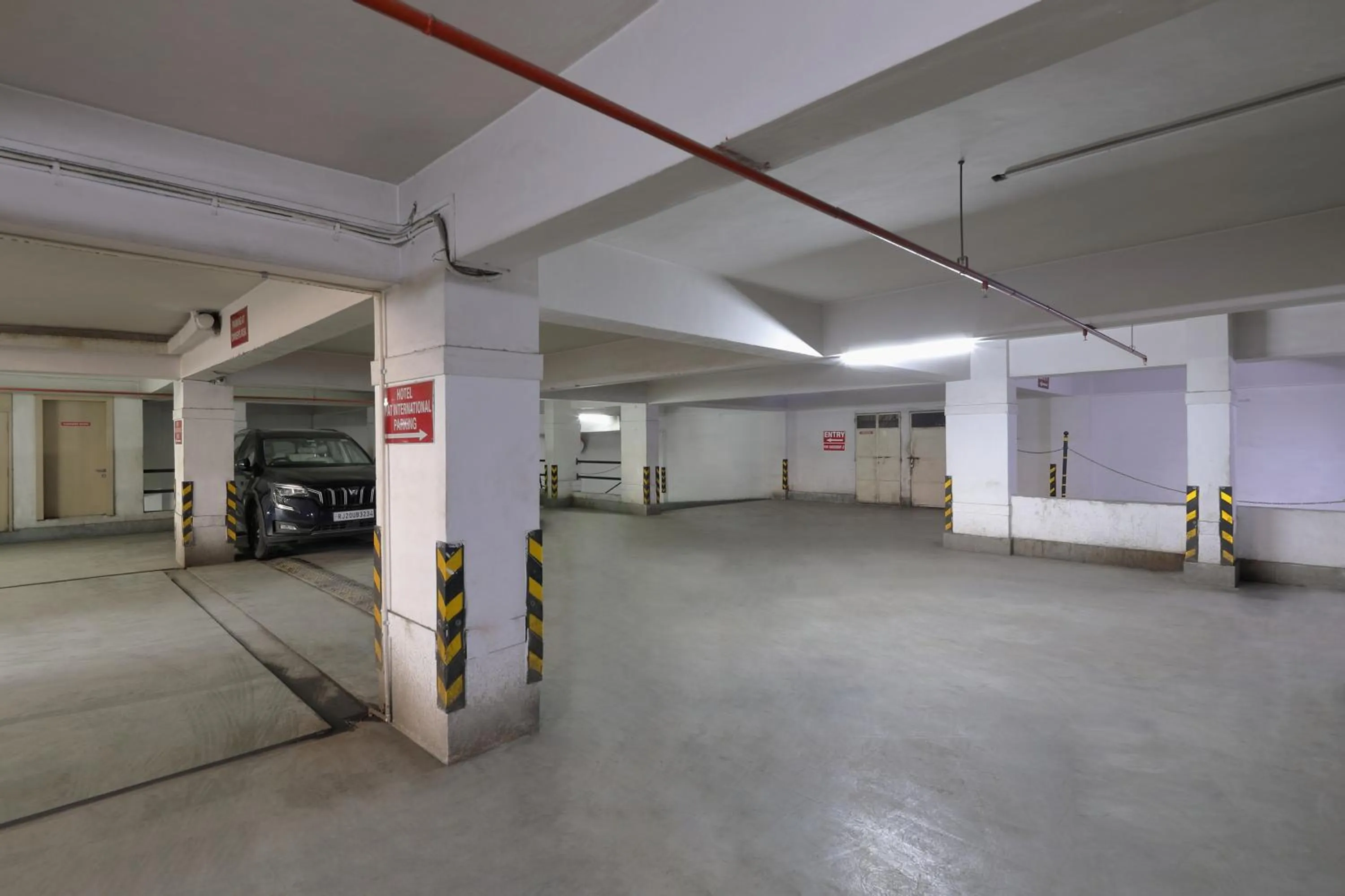 Parking in Hotel Sifat International