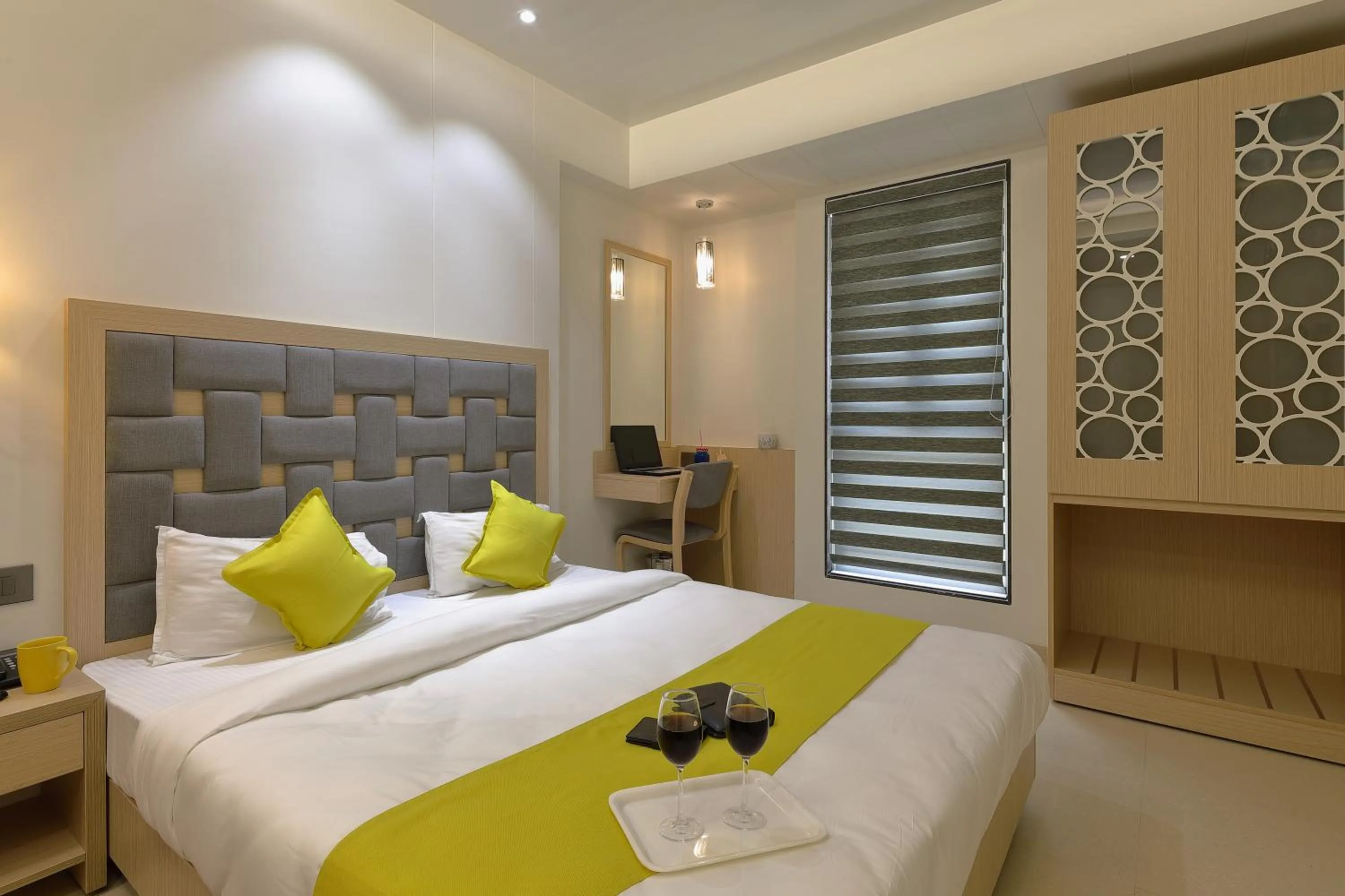 Bed in Hotel Sifat International