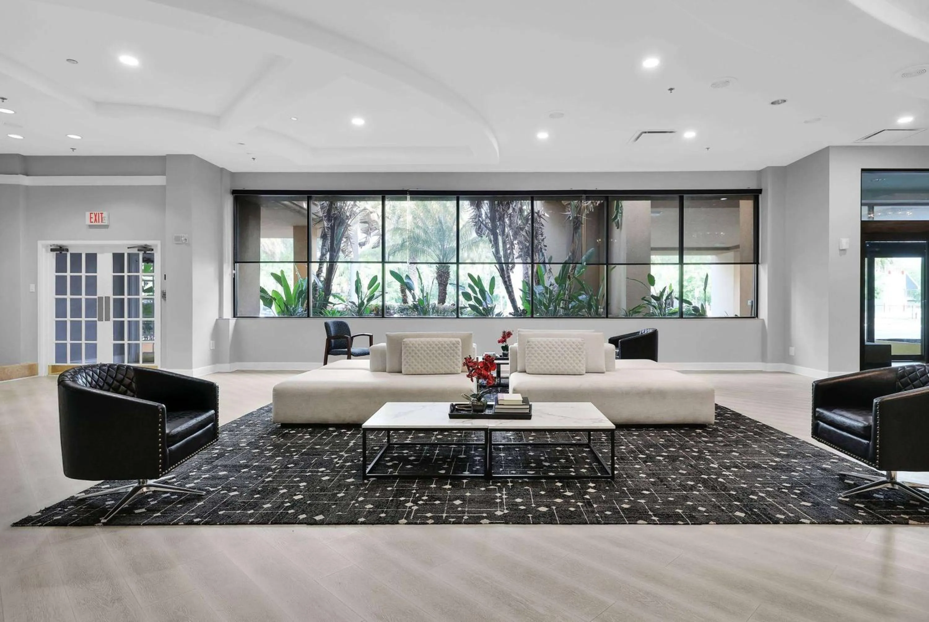 Lobby or reception in Ramada by Wyndham Jacksonville I-95 by Butler Blvd