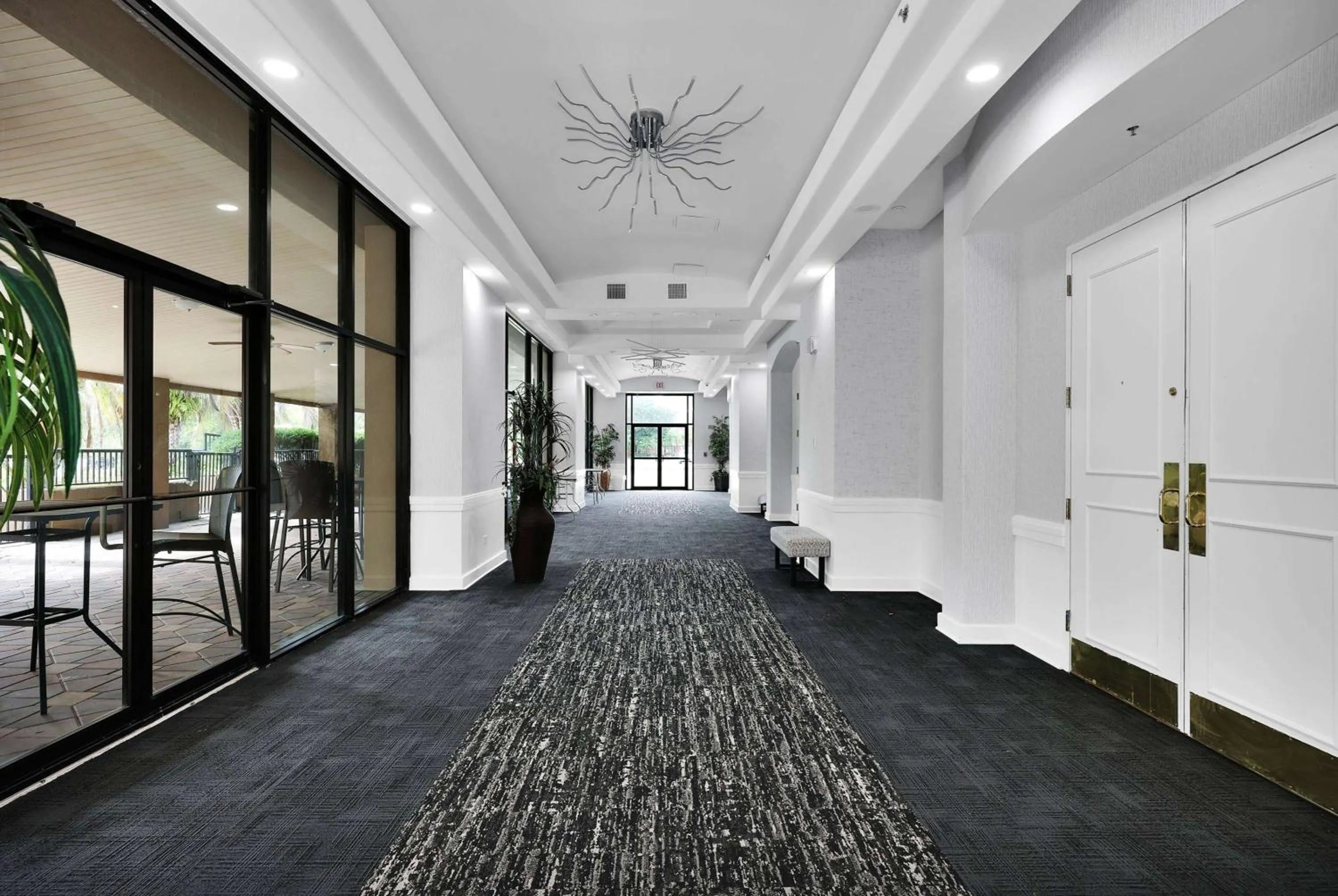 Kitchen or kitchenette in Ramada by Wyndham Jacksonville I-95 by Butler Blvd