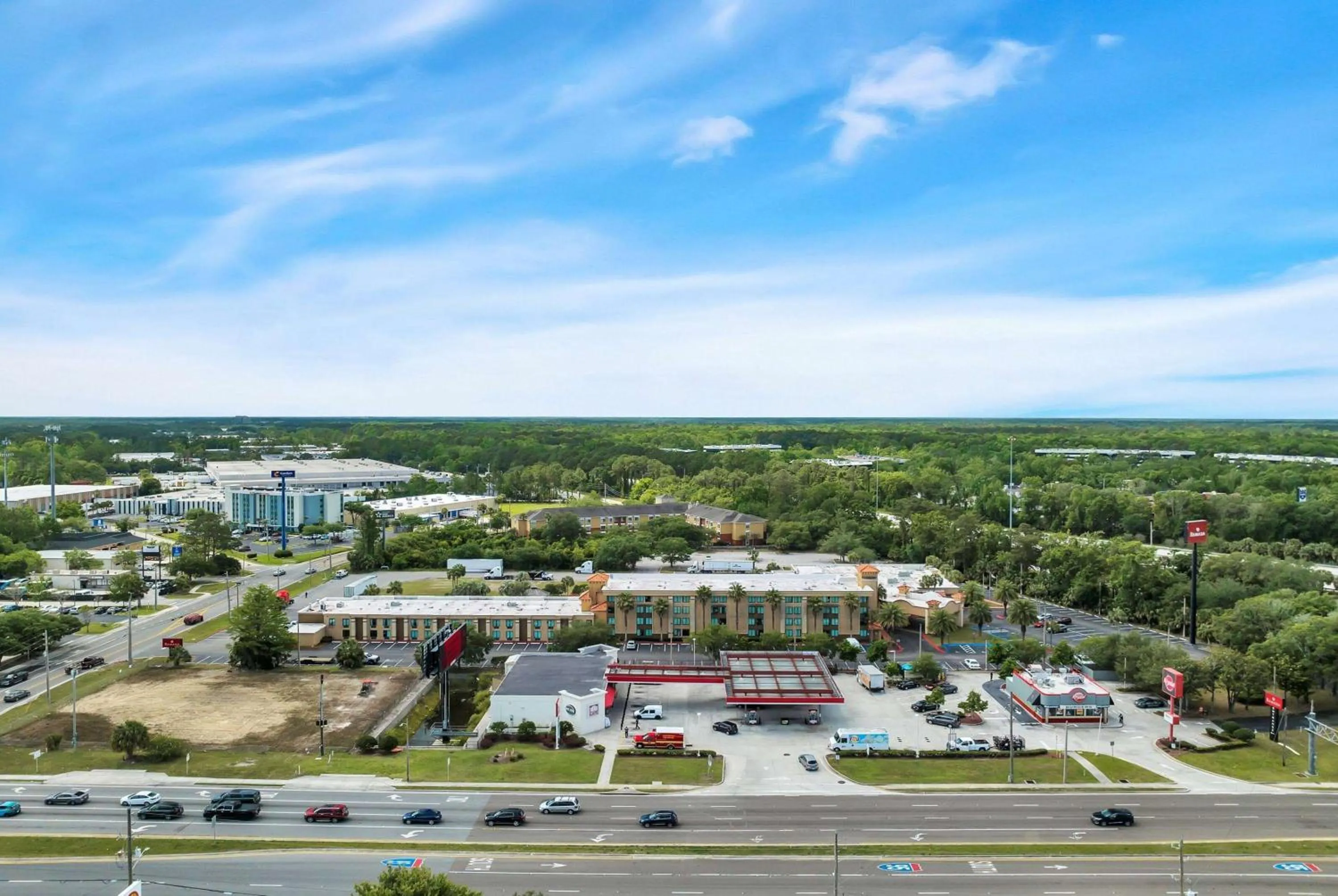 Property building in Ramada by Wyndham Jacksonville I-95 by Butler Blvd