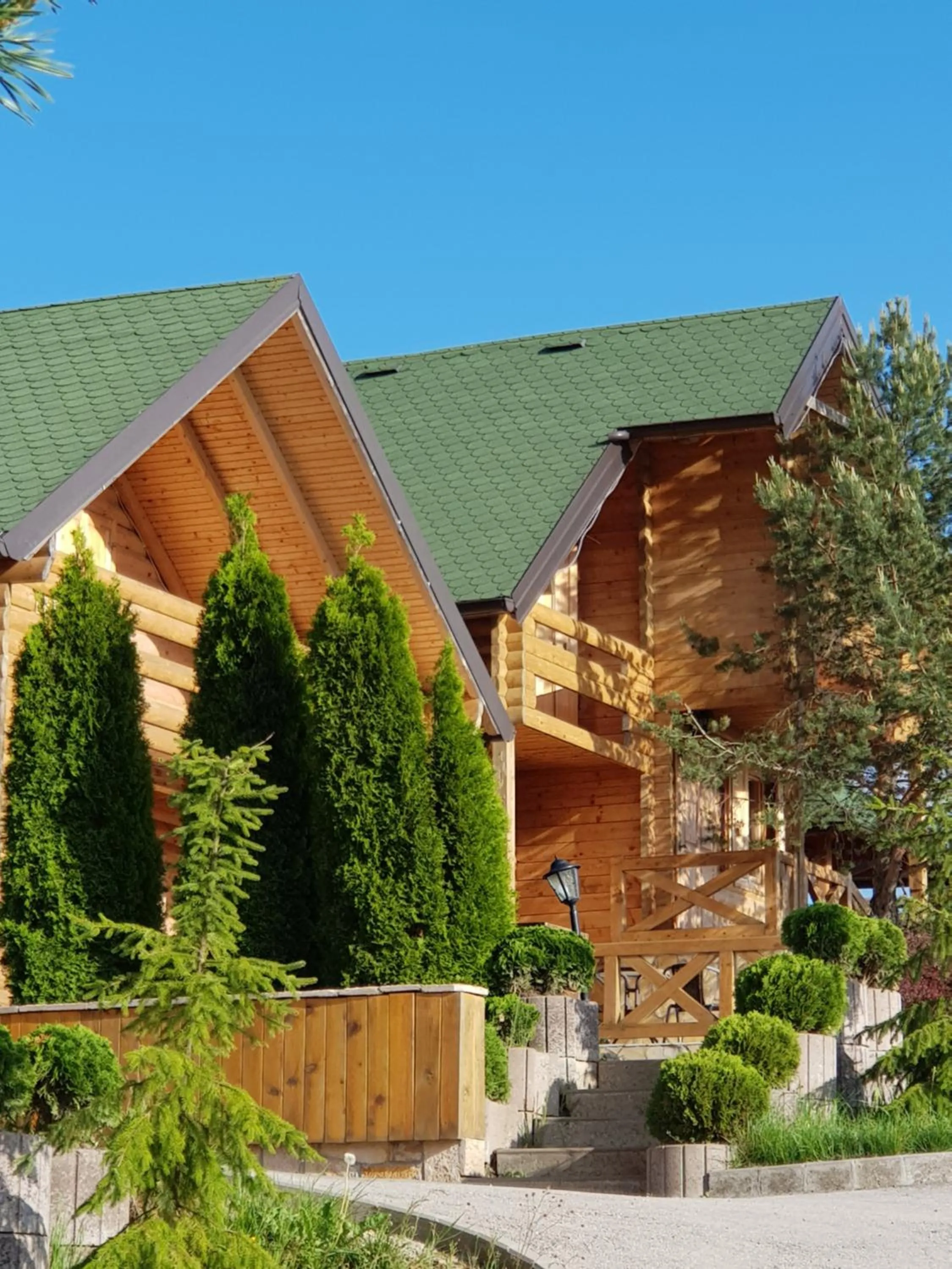 Property building in Brvnare Bor