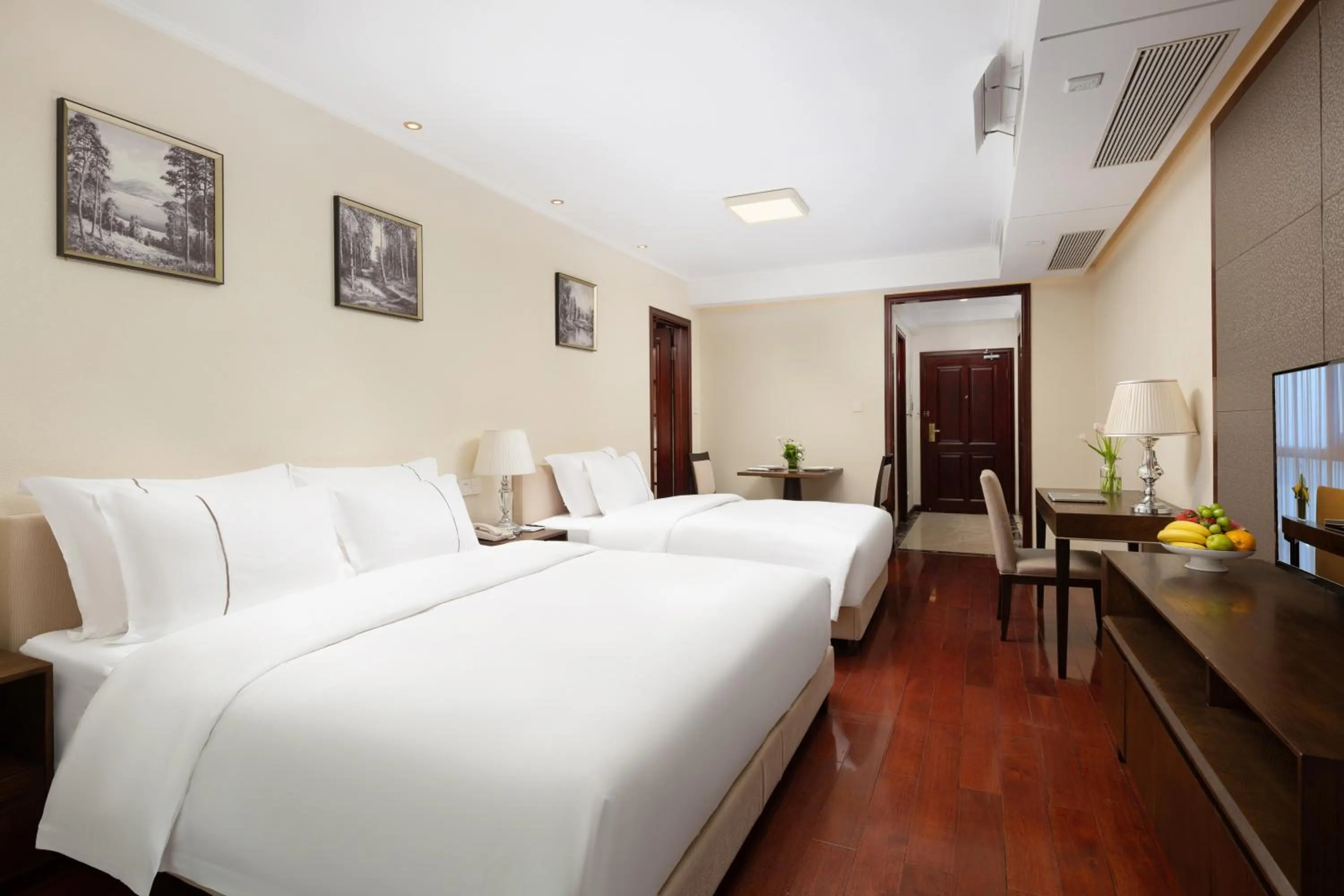 Bed in Shenzhen Bay Hisoar Hotel