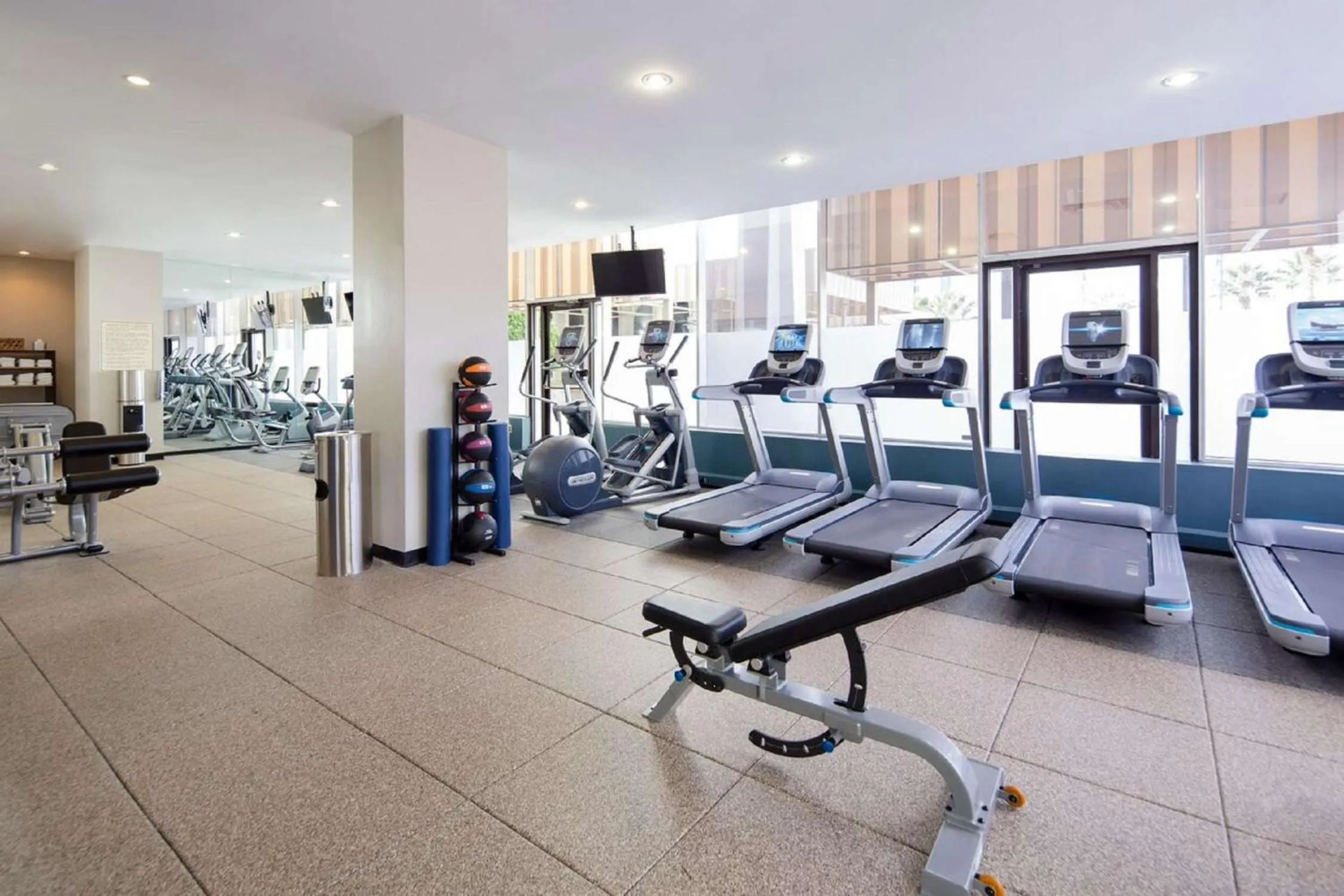 Fitness centre/facilities in DoubleTree by Hilton Jacksonville Riverfront, FL