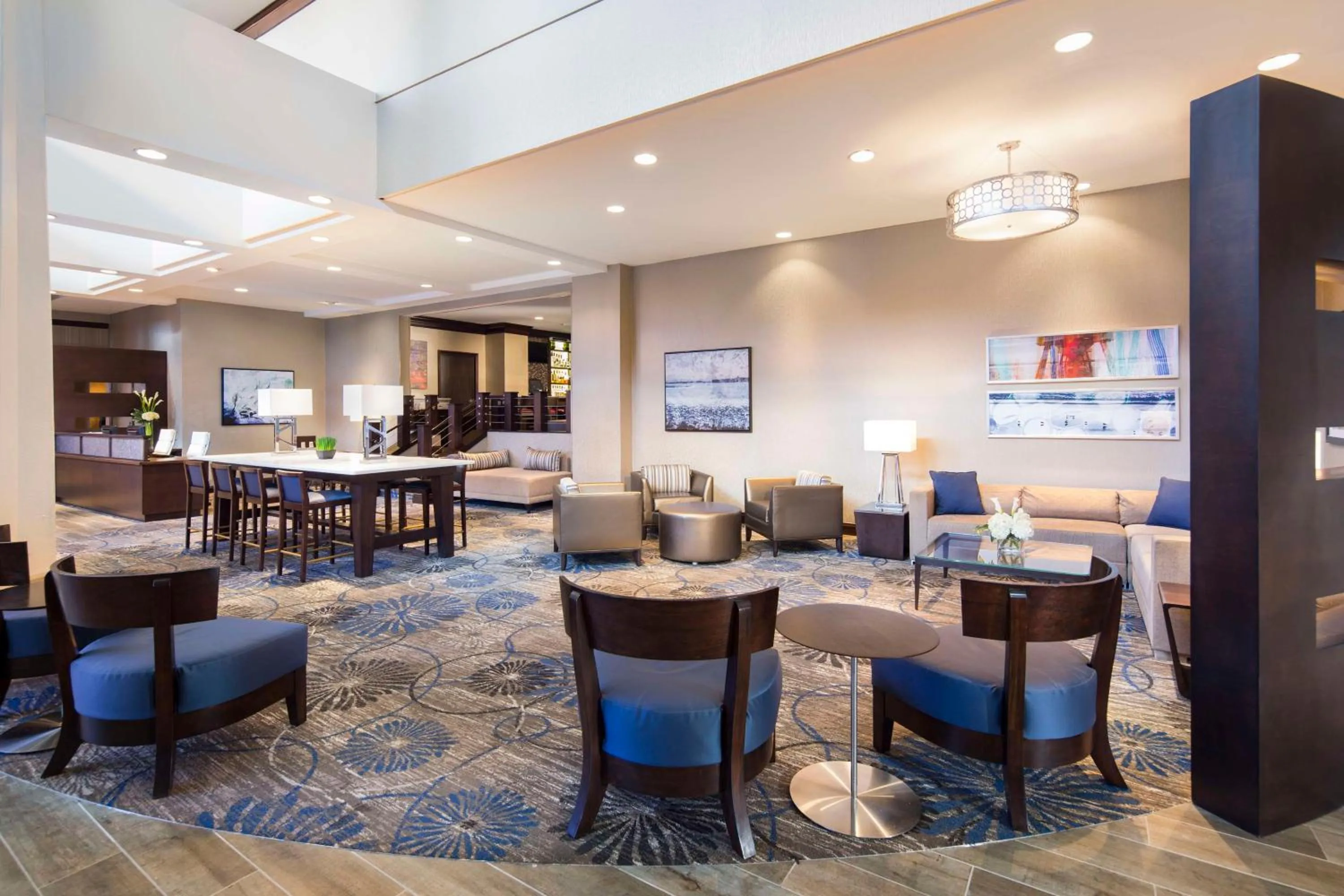 Lobby or reception in DoubleTree by Hilton Jacksonville Riverfront, FL