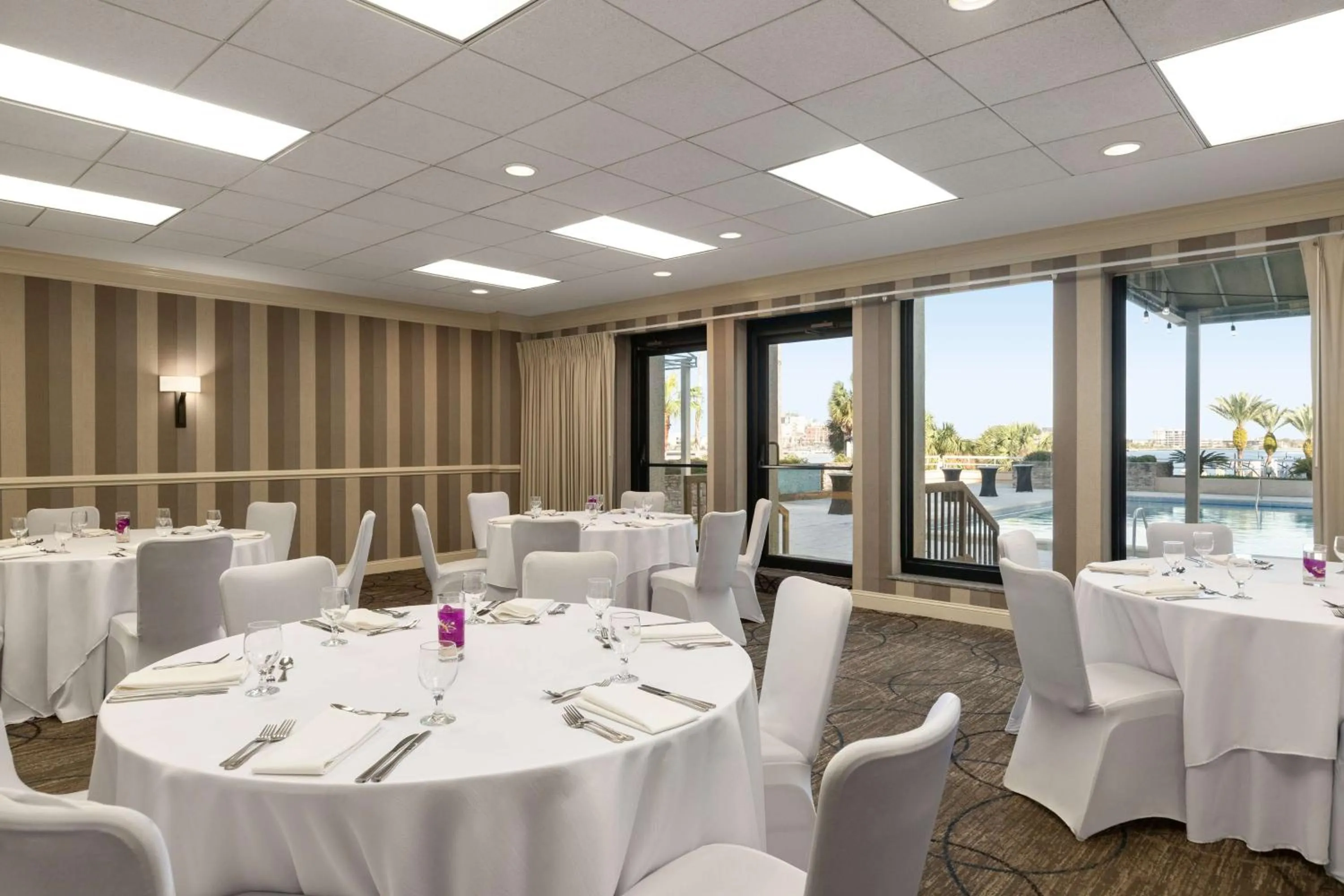 Meeting/conference room in DoubleTree by Hilton Jacksonville Riverfront, FL