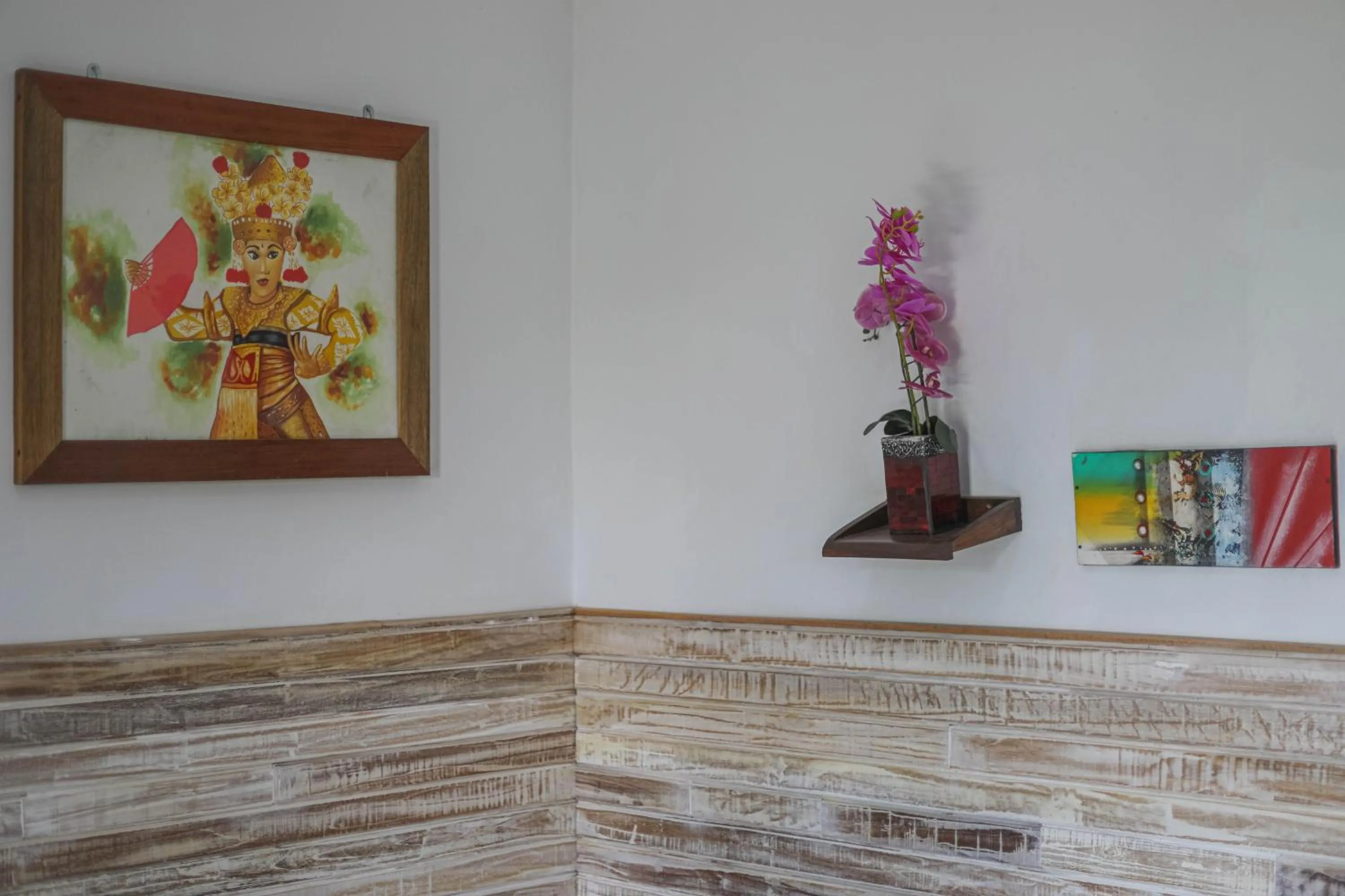 Decorative detail in Manta Cottages with Sea View