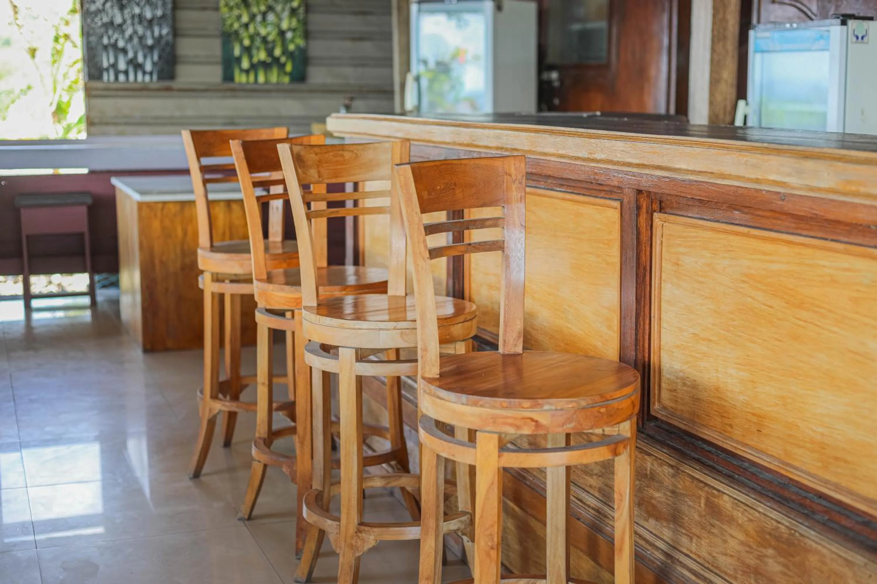 Restaurant/places to eat in Manta Cottages with Sea View