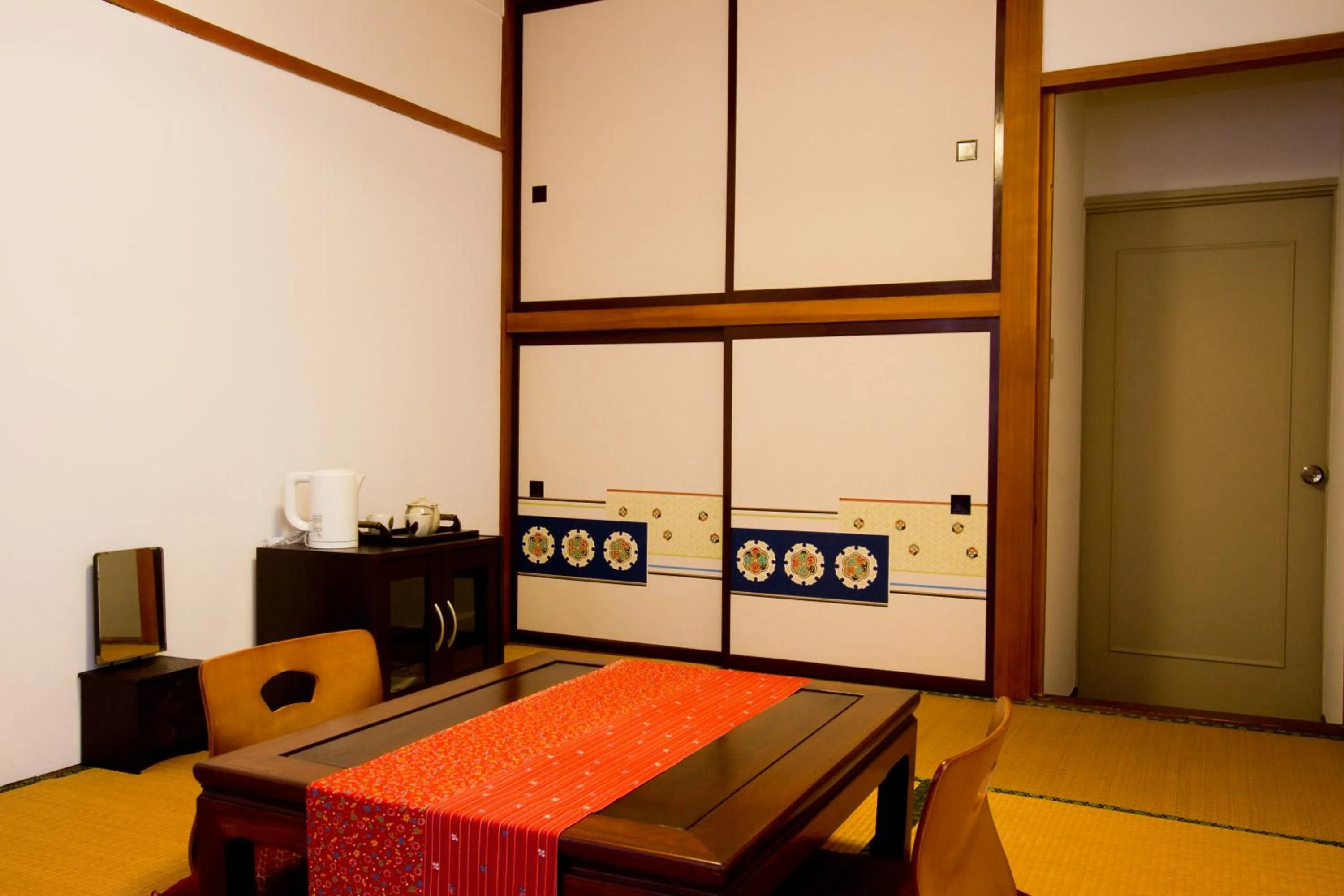 Photo of the whole room in Guesthouse Fujinokura Kawaguchiko Ekimaeten