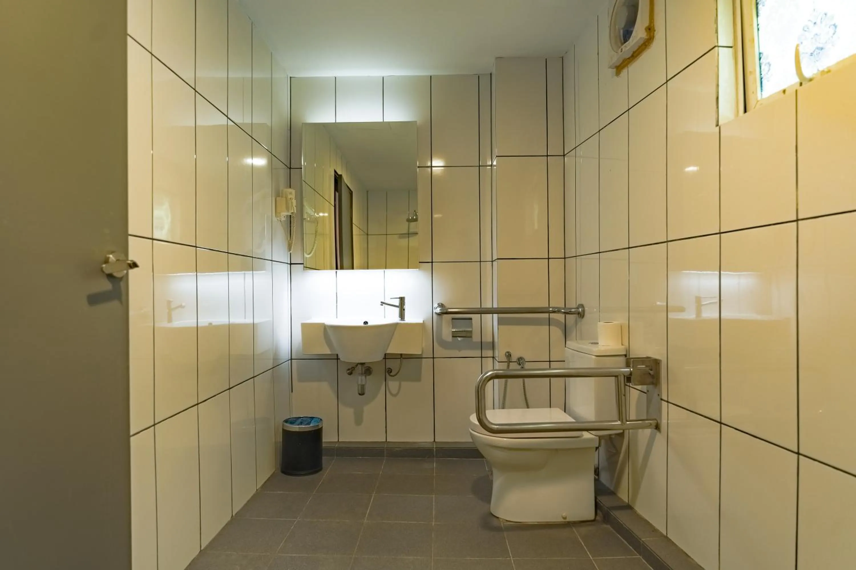 Bathroom in Lazdana Hotel Kuala Lumpur