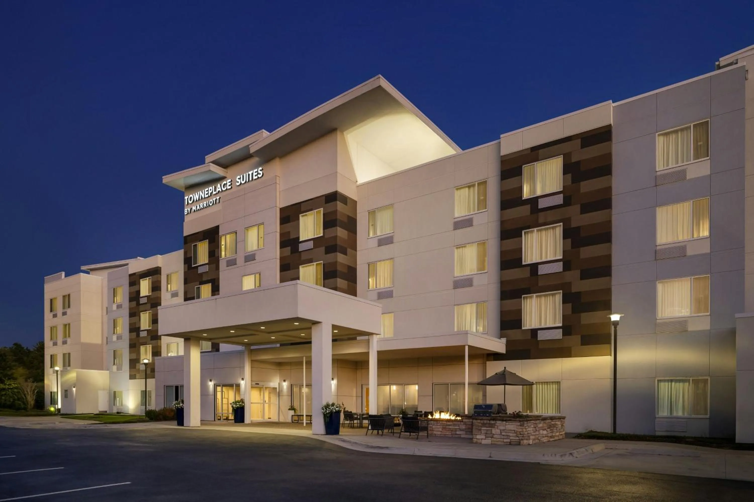 Property building in TownePlace Suites by Marriott Auburn University Area