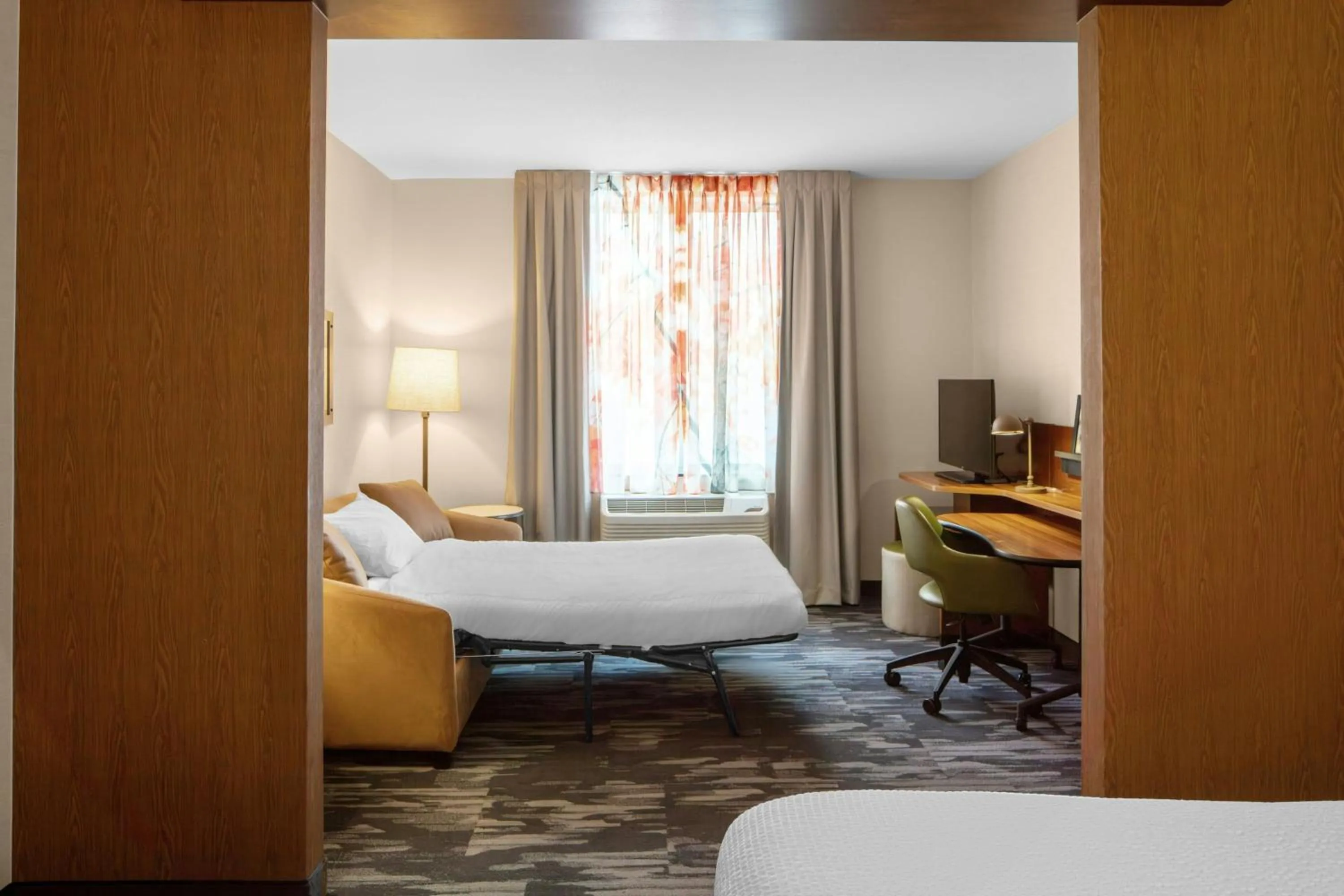 Photo of the whole room, Bed in Fairfield Inn & Suites by Marriott Geneva Finger Lakes