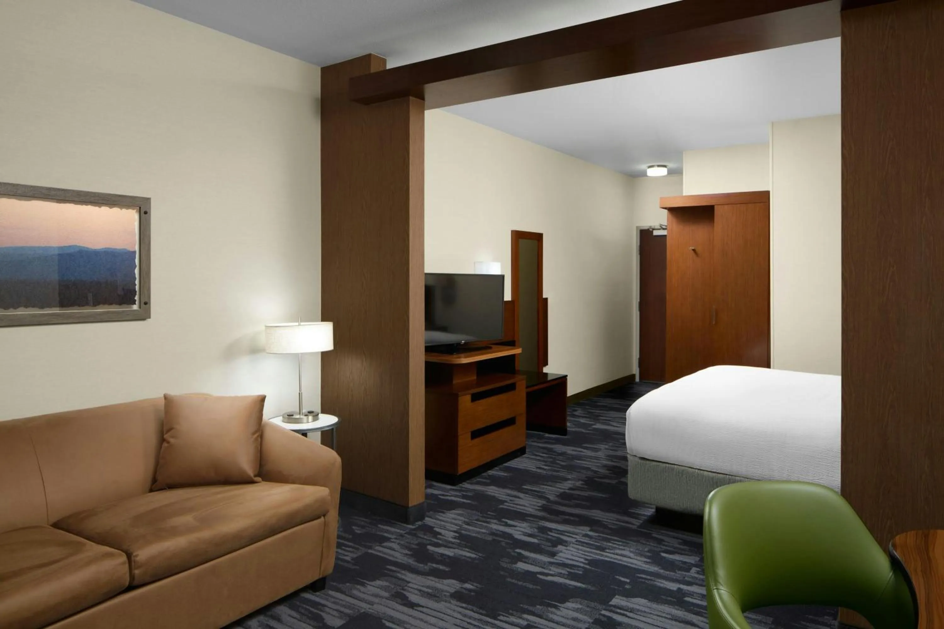 Photo of the whole room, Bed in Fairfield Inn & Suites by Marriott Geneva Finger Lakes
