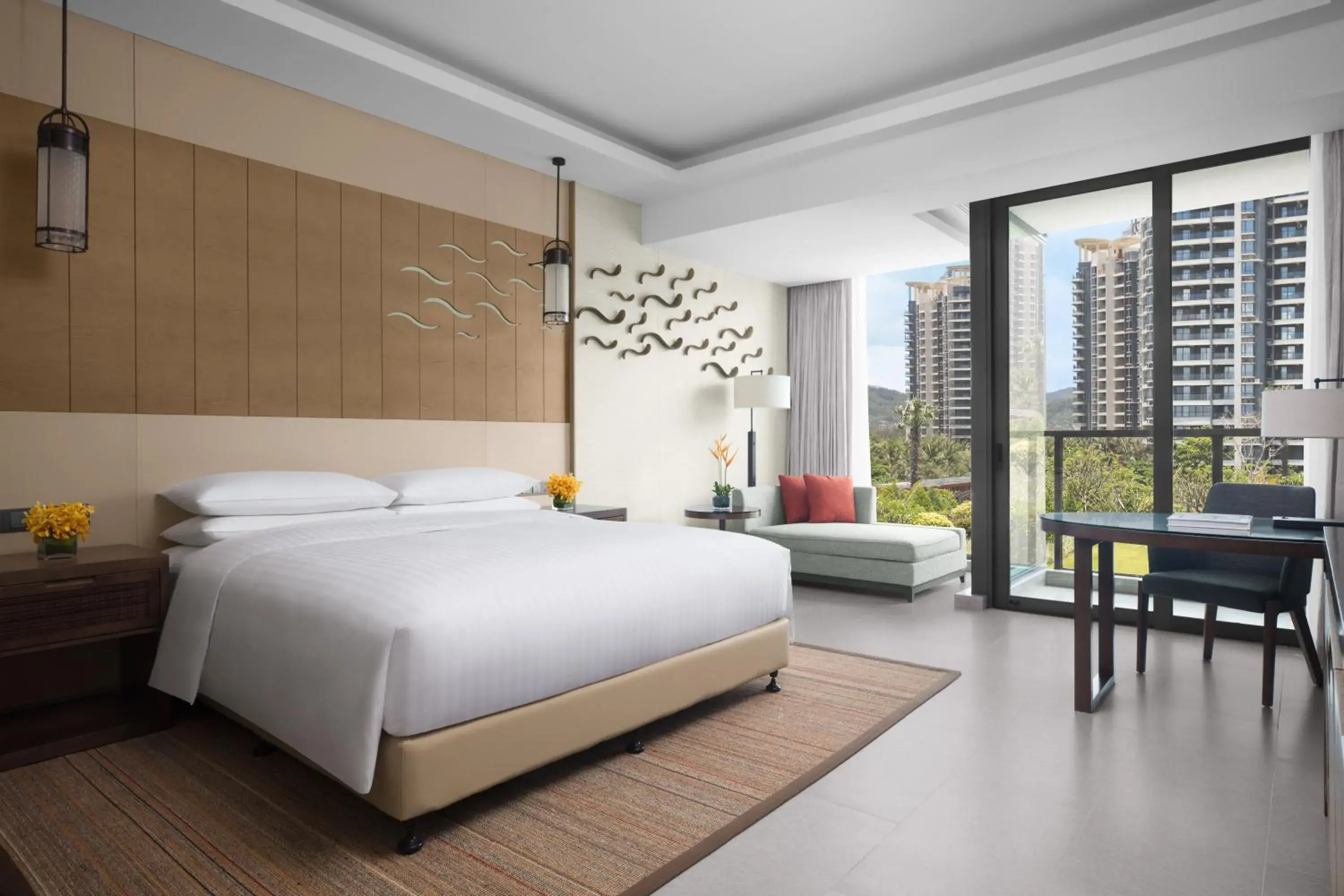 Guest Room with Balcony and Garden View in Marriott Resort Xiangshui Bay Guest Room with Balcony and Garden View in Marriott Resort Xiangshui Bay